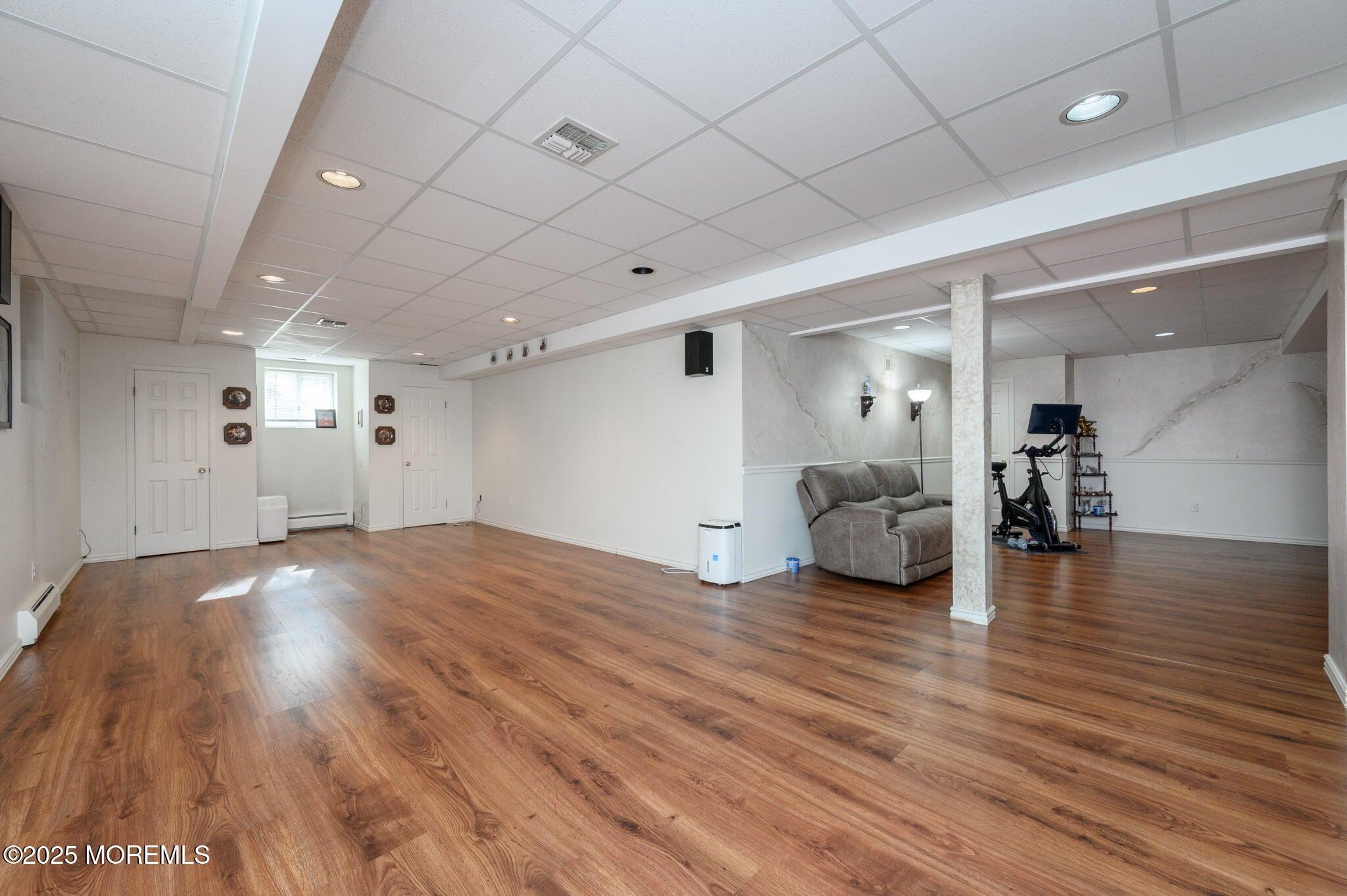 Manalapan, New Jersey, 07726, United States, 6 Bedrooms Bedrooms, ,4 BathroomsBathrooms,Residential,Active,1929411