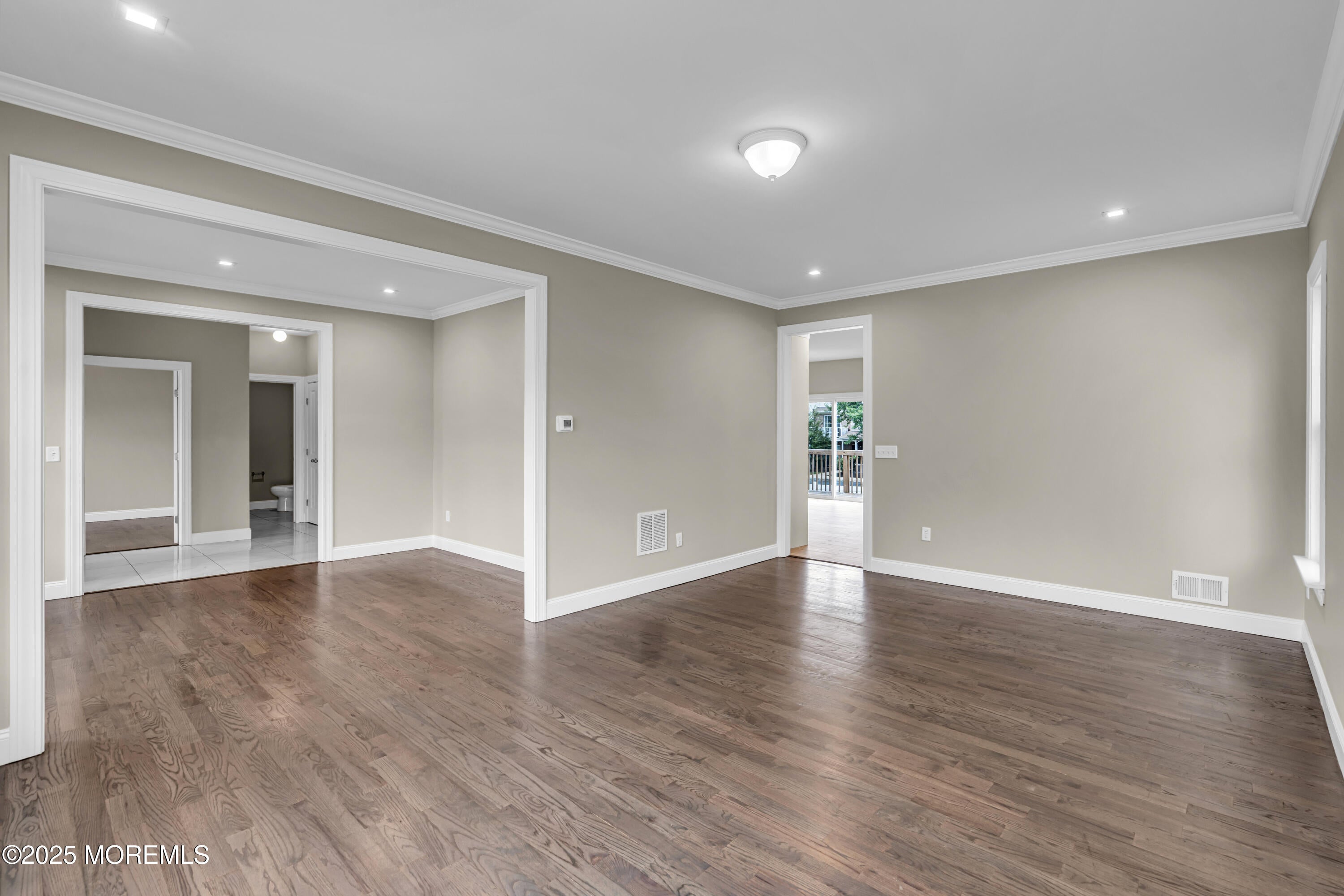 Lakewood, New Jersey, 08701, United States, 5 Bedrooms Bedrooms, ,4 BathroomsBathrooms,Residential,Active,1941365