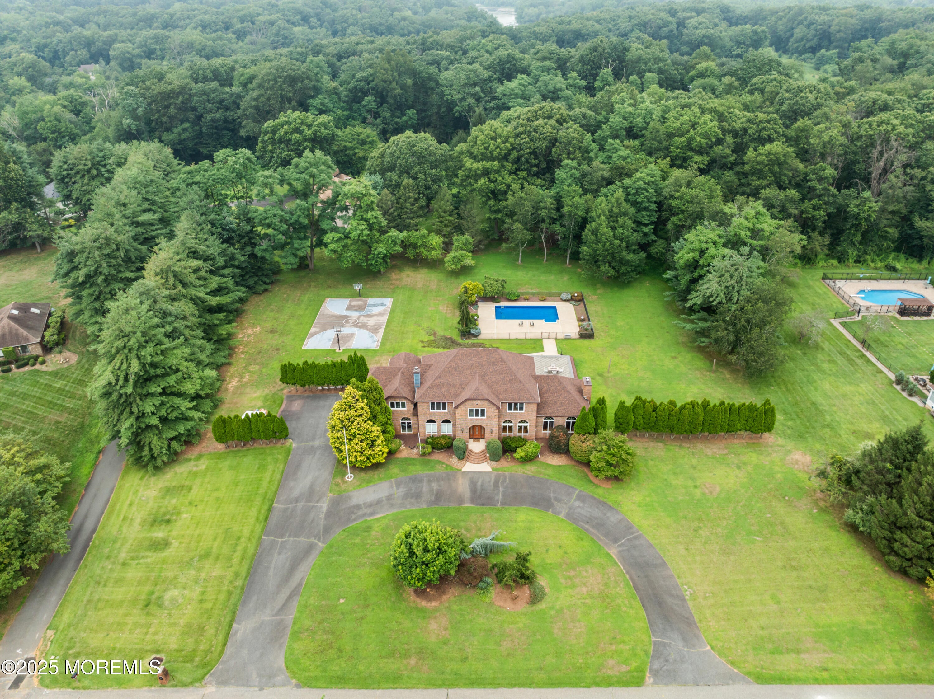 Manalapan, New Jersey, 07726, United States, 4 Bedrooms Bedrooms, ,4 BathroomsBathrooms,Residential,Pending,1909603