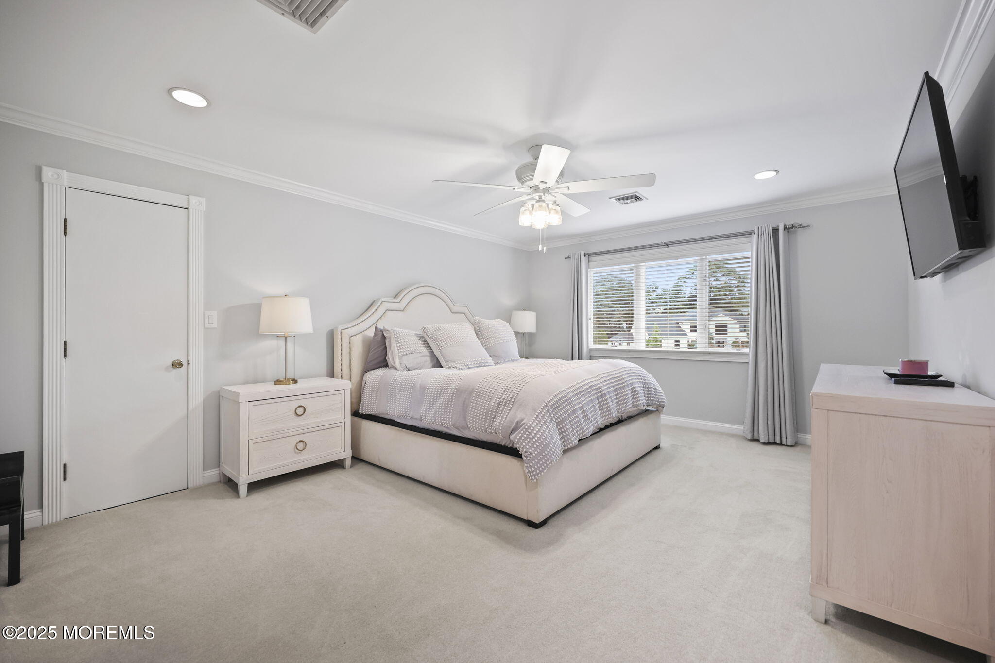 Eatontown, New Jersey, 07724, United States, 6 Bedrooms Bedrooms, ,3 BathroomsBathrooms,Residential,Active,2017488