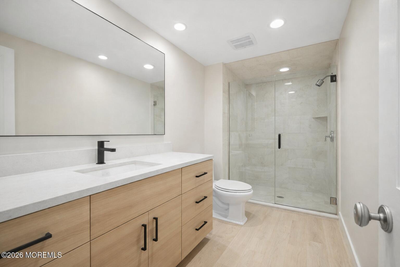 Eatontown, New Jersey, 07724, United States, 6 Bedrooms Bedrooms, ,3 BathroomsBathrooms,Residential,Active,2017488