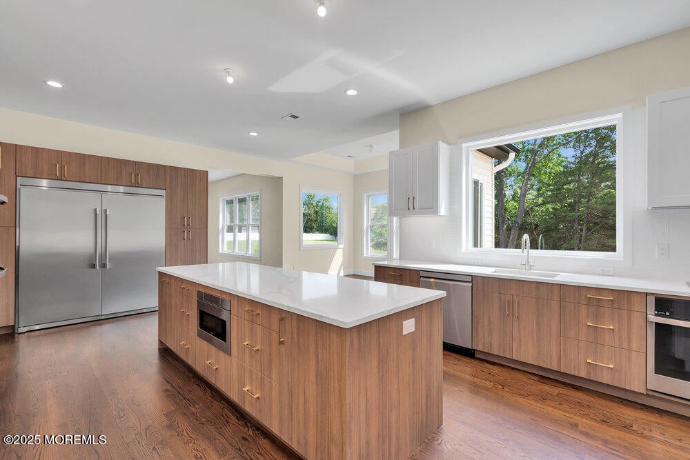 Jackson, New Jersey, 08527, United States, 6 Bedrooms Bedrooms, ,4 BathroomsBathrooms,Residential,Active,1973337