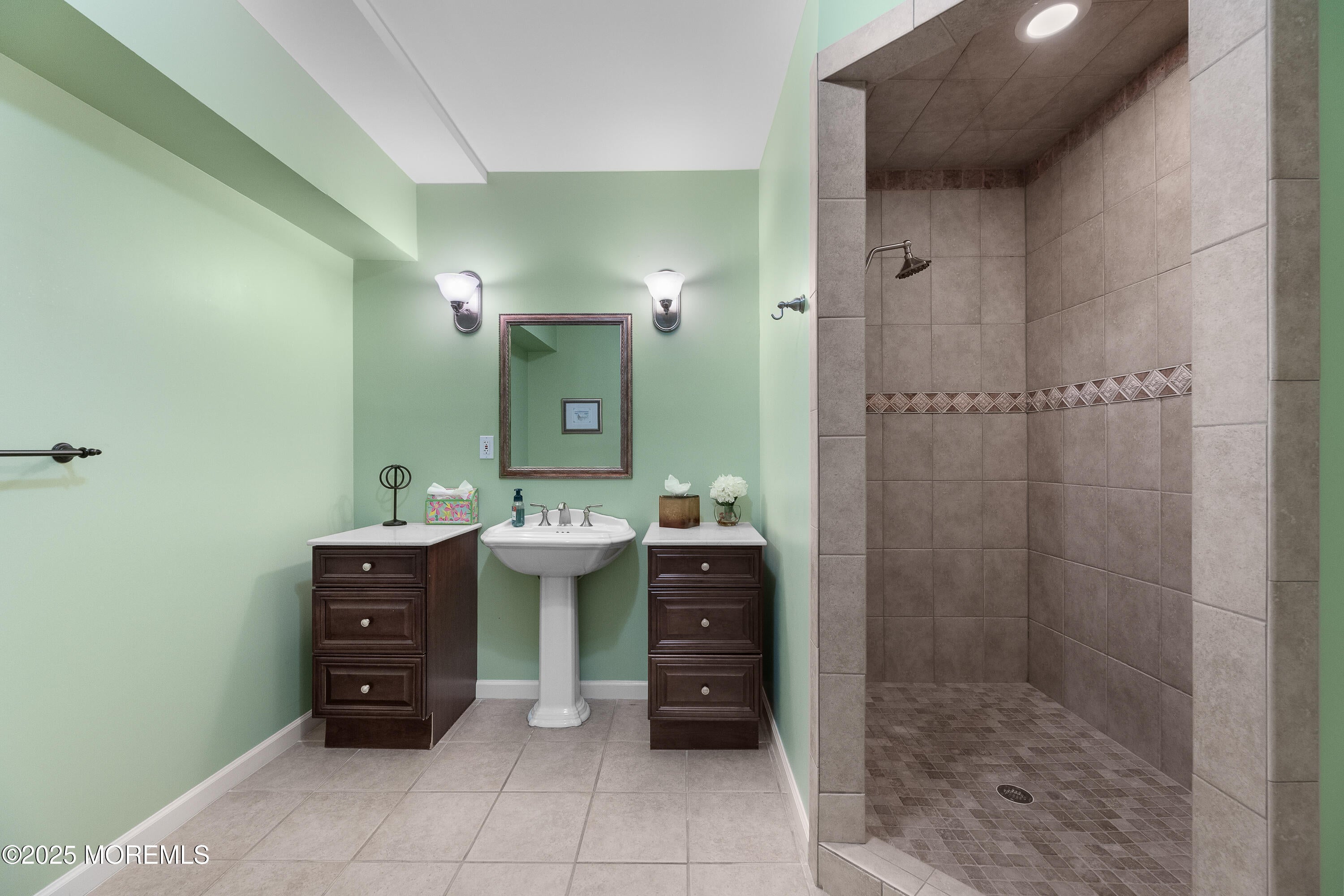 Millstone, New Jersey, 08510, United States, 5 Bedrooms Bedrooms, ,6 BathroomsBathrooms,Residential,Active,1954020