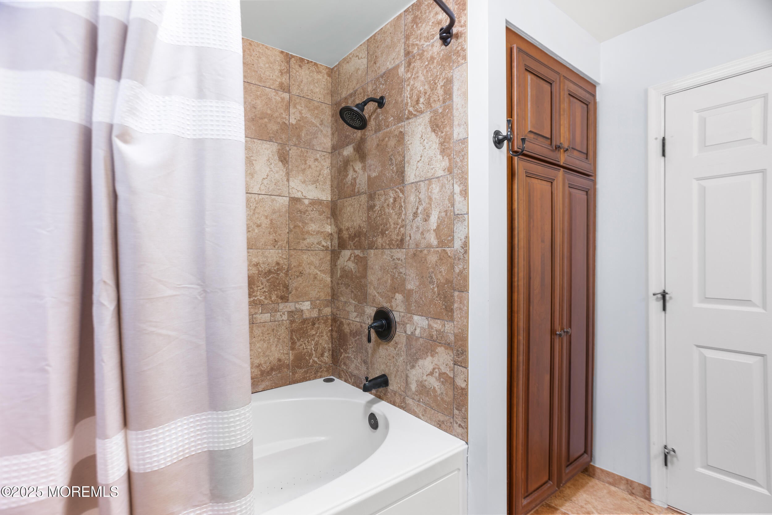 Jackson, New Jersey, 08527, United States, 5 Bedrooms Bedrooms, ,3 BathroomsBathrooms,Residential,Active,1973348