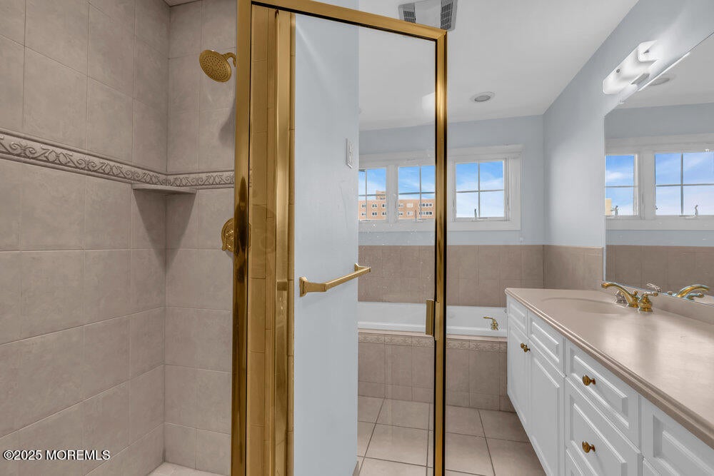 Long Branch, New Jersey, 07740, United States, 4 Bedrooms Bedrooms, ,4 BathroomsBathrooms,Residential,Active,1941125