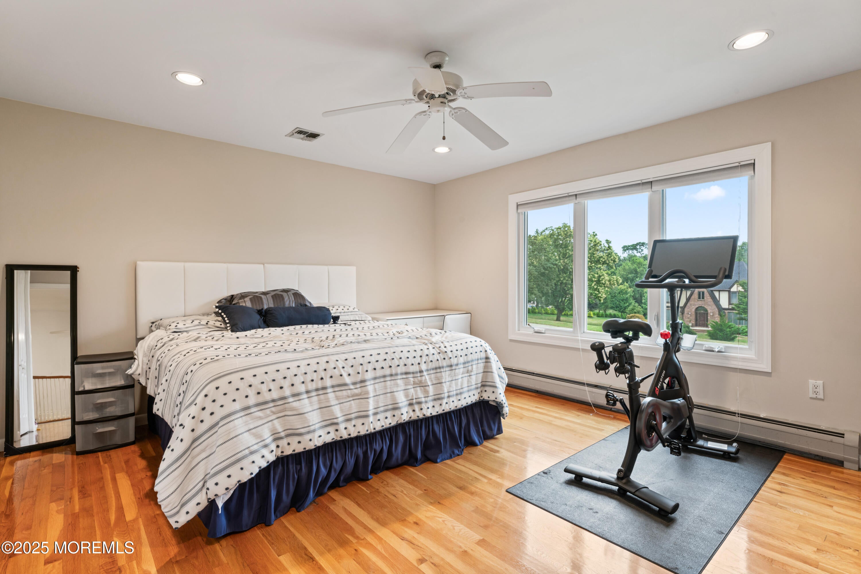 Manalapan, New Jersey, 07726, United States, 4 Bedrooms Bedrooms, ,4 BathroomsBathrooms,Residential,Pending,1909603