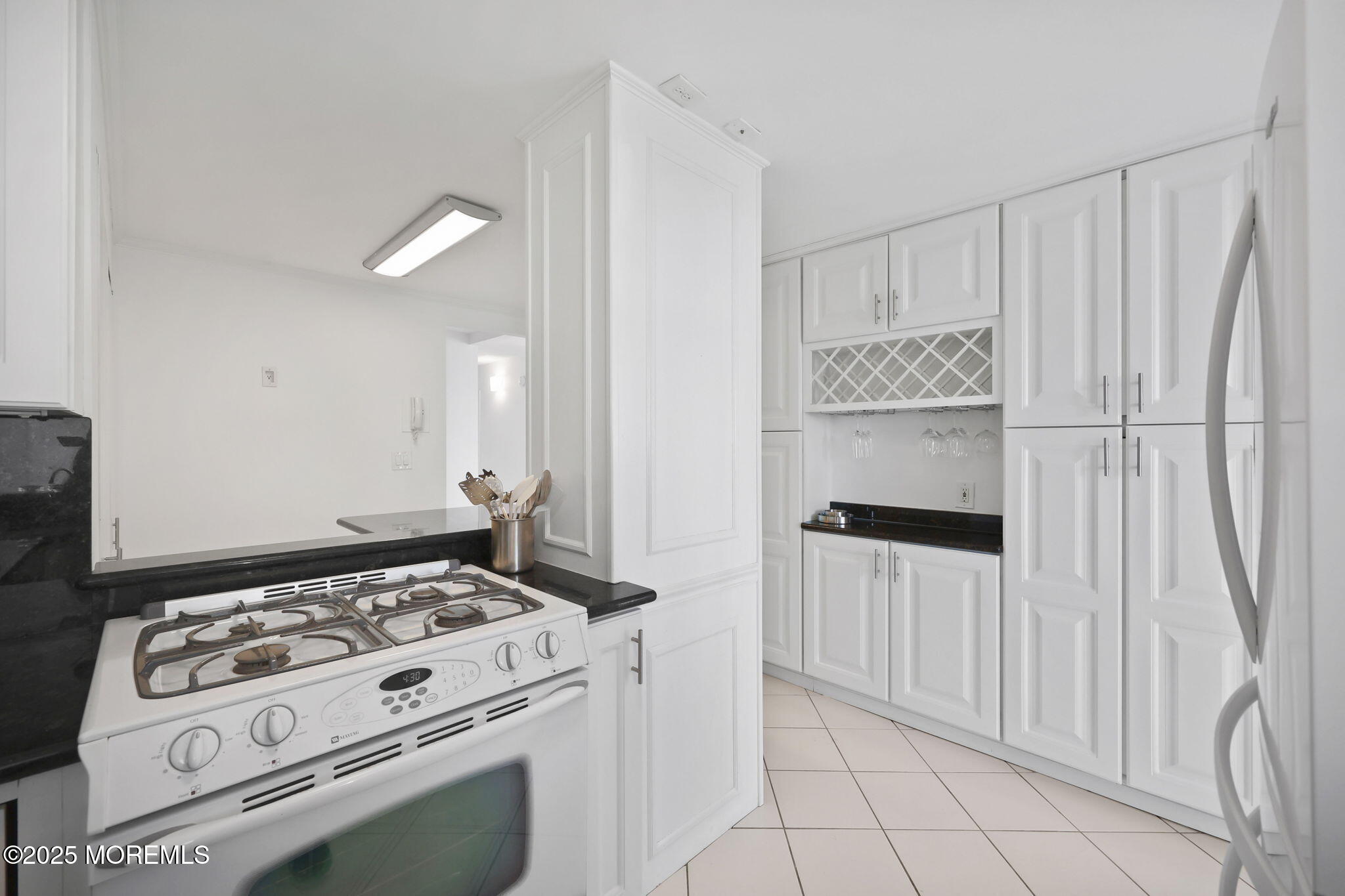 Monmouth Beach, New Jersey, 07750, United States, 2 Bedrooms Bedrooms, ,2 BathroomsBathrooms,Residential,Active,1967306