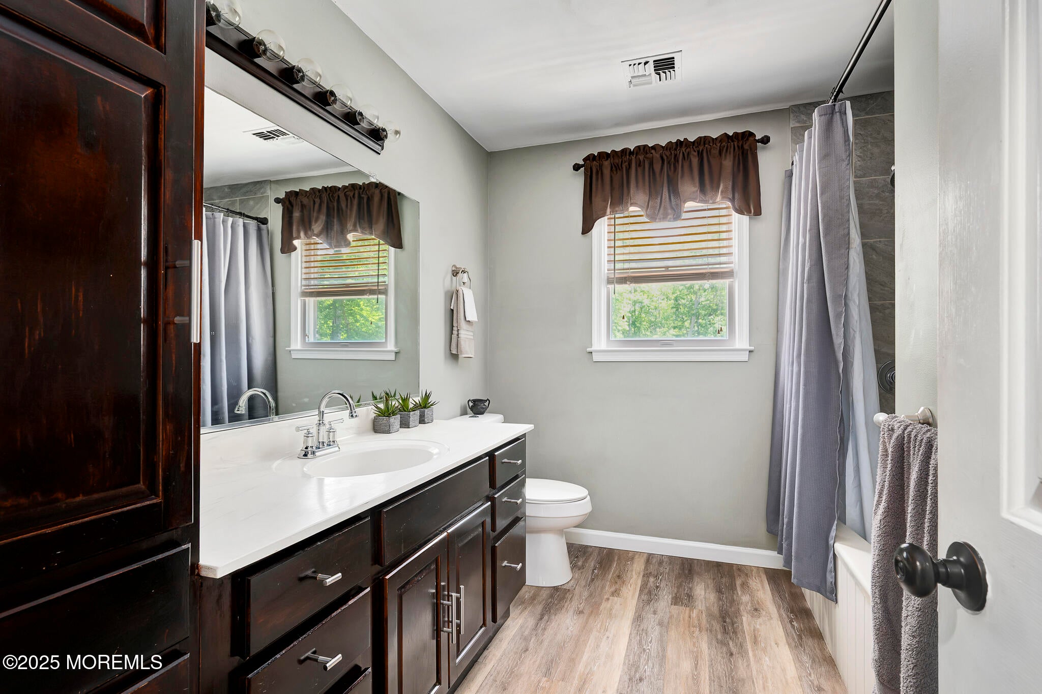 Manahawkin, New Jersey, 08050, United States, 4 Bedrooms Bedrooms, ,4 BathroomsBathrooms,Residential,Active,1879978