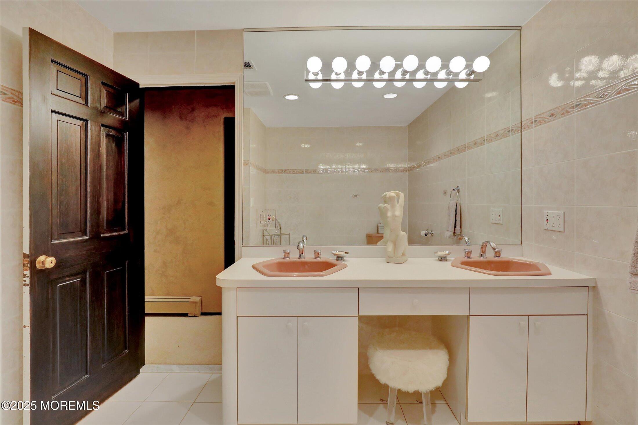 Morganville, New Jersey, 07751, United States, 7 Bedrooms Bedrooms, ,8 BathroomsBathrooms,Residential,Active,1969753