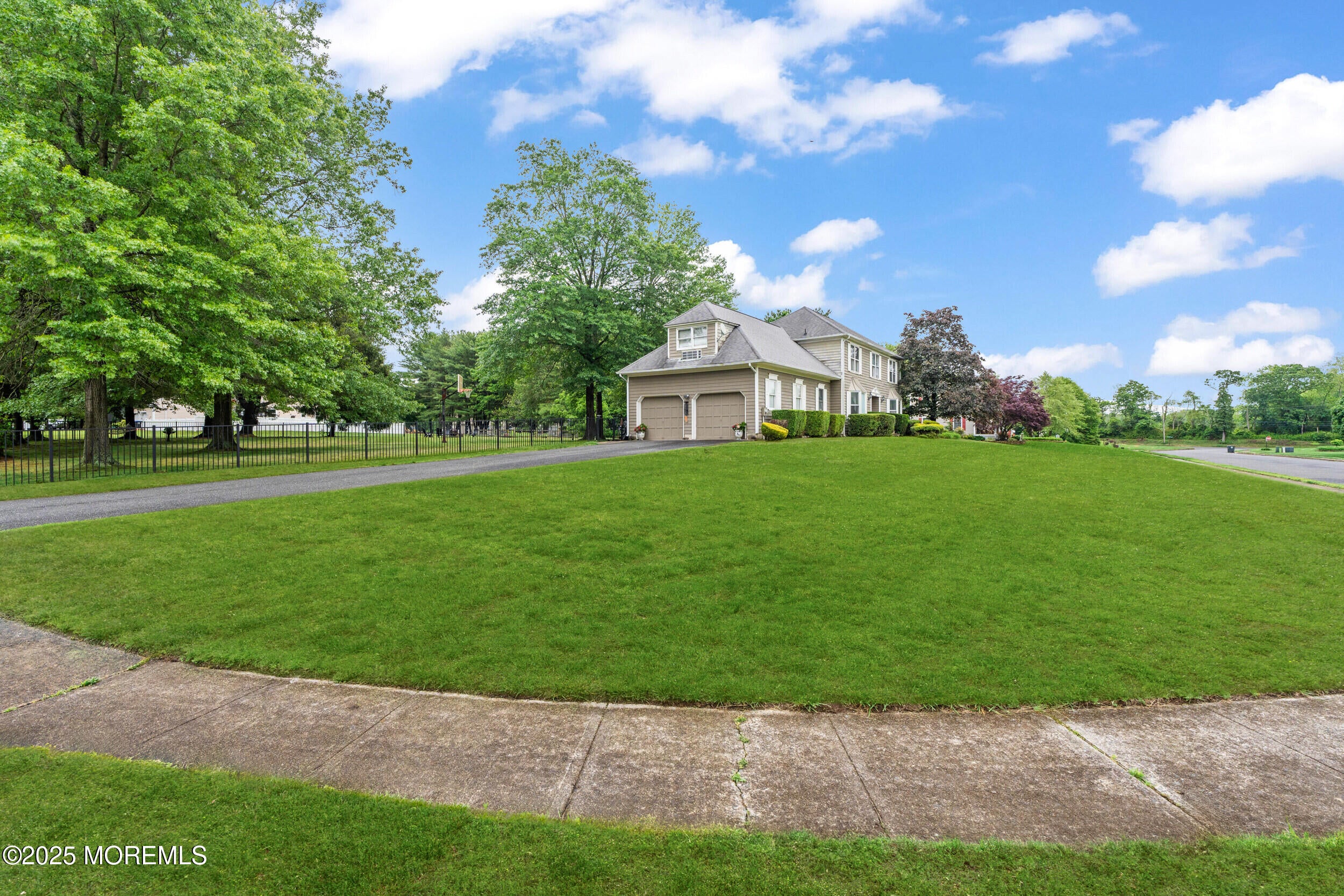 Allenwood, New Jersey, 08720, United States, 5 Bedrooms Bedrooms, ,3 BathroomsBathrooms,Residential,Active,1849537