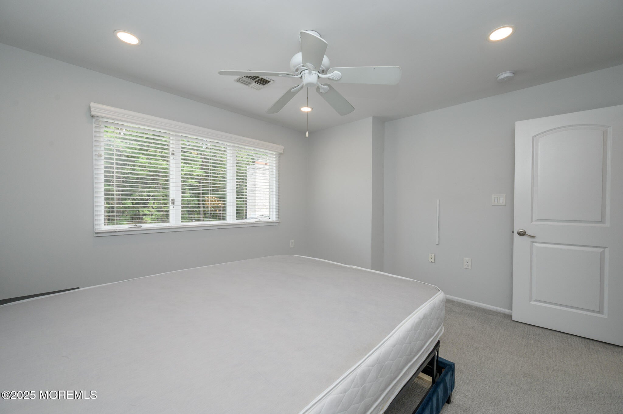 Manalapan, New Jersey, 07726, United States, 6 Bedrooms Bedrooms, ,4 BathroomsBathrooms,Residential,Active,1929411