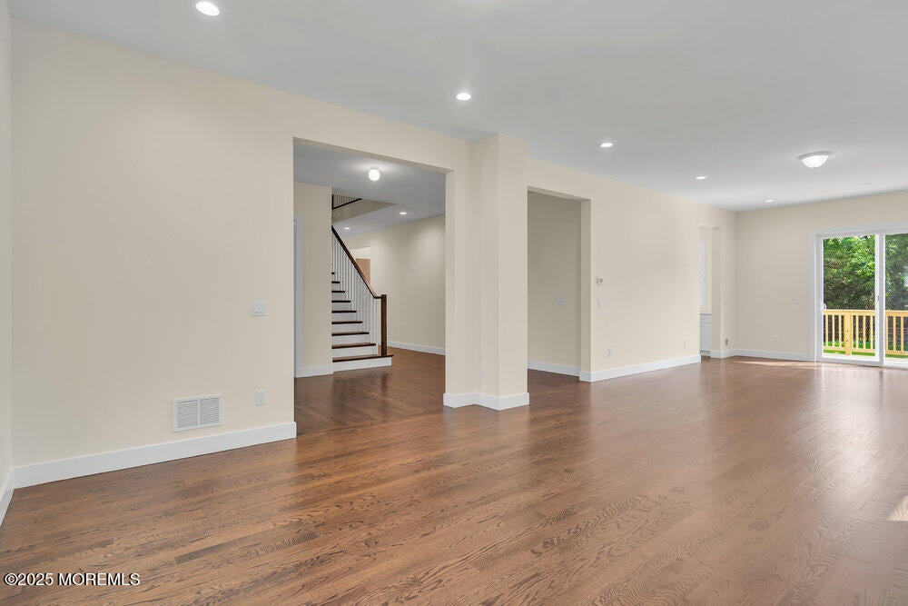 Jackson, New Jersey, 08527, United States, 6 Bedrooms Bedrooms, ,4 BathroomsBathrooms,Residential,Active,1973337