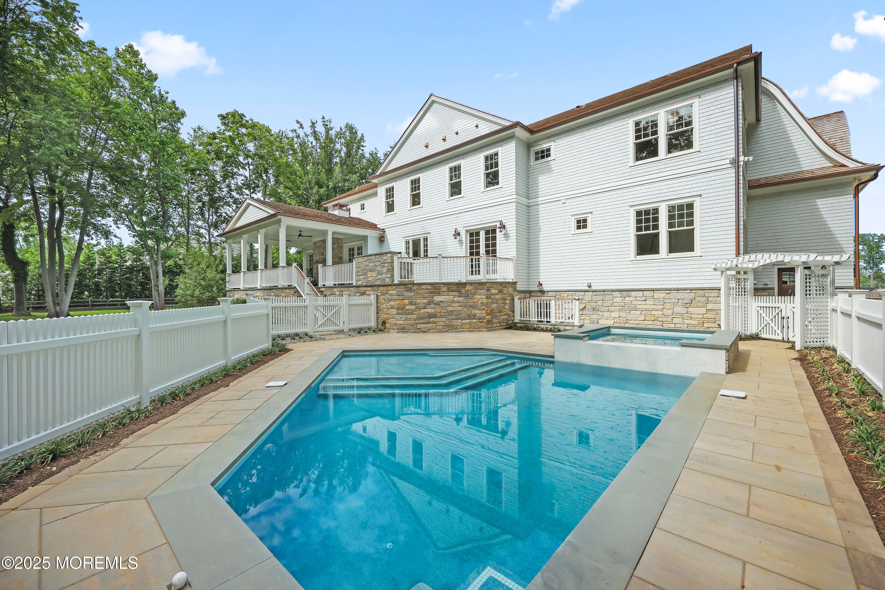Rumson, New Jersey, 07760, United States, 6 Bedrooms Bedrooms, ,7 BathroomsBathrooms,Residential,Active,1904739