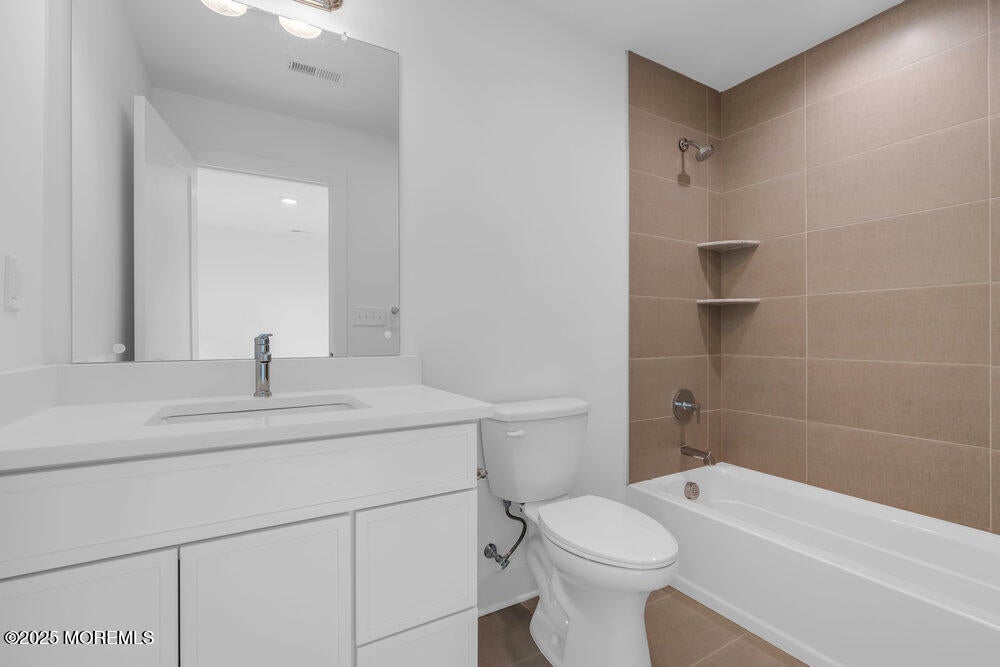 Toms River, New Jersey, 08755, United States, 5 Bedrooms Bedrooms, ,5 BathroomsBathrooms,Residential,Active,1997624