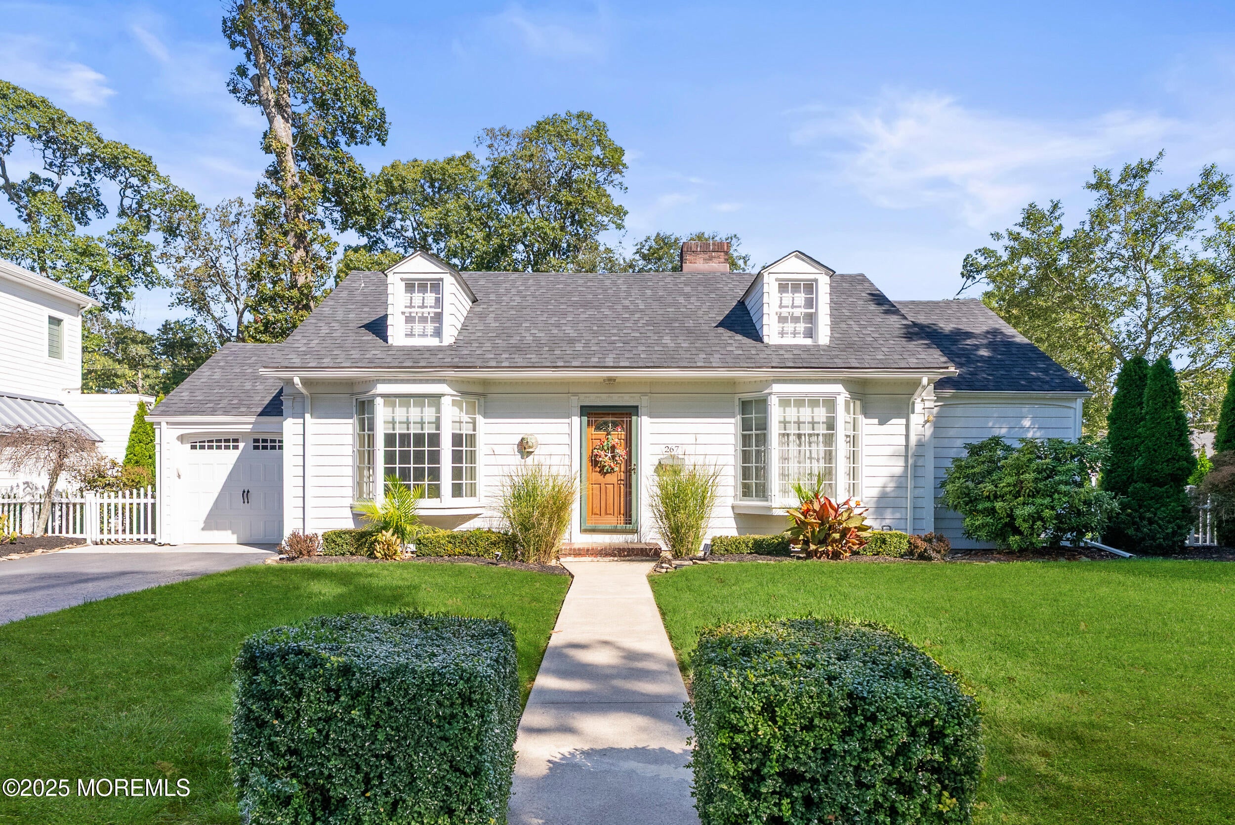 Oakhurst, New Jersey, 07755, United States, 2 Bedrooms Bedrooms, ,1 BathroomBathrooms,Residential,Active,1953714