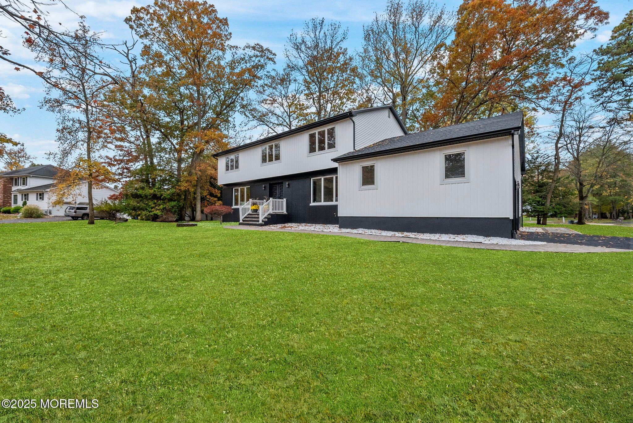 Manalapan, New Jersey, 07726, United States, 5 Bedrooms Bedrooms, ,4 BathroomsBathrooms,Residential,Active,1969663