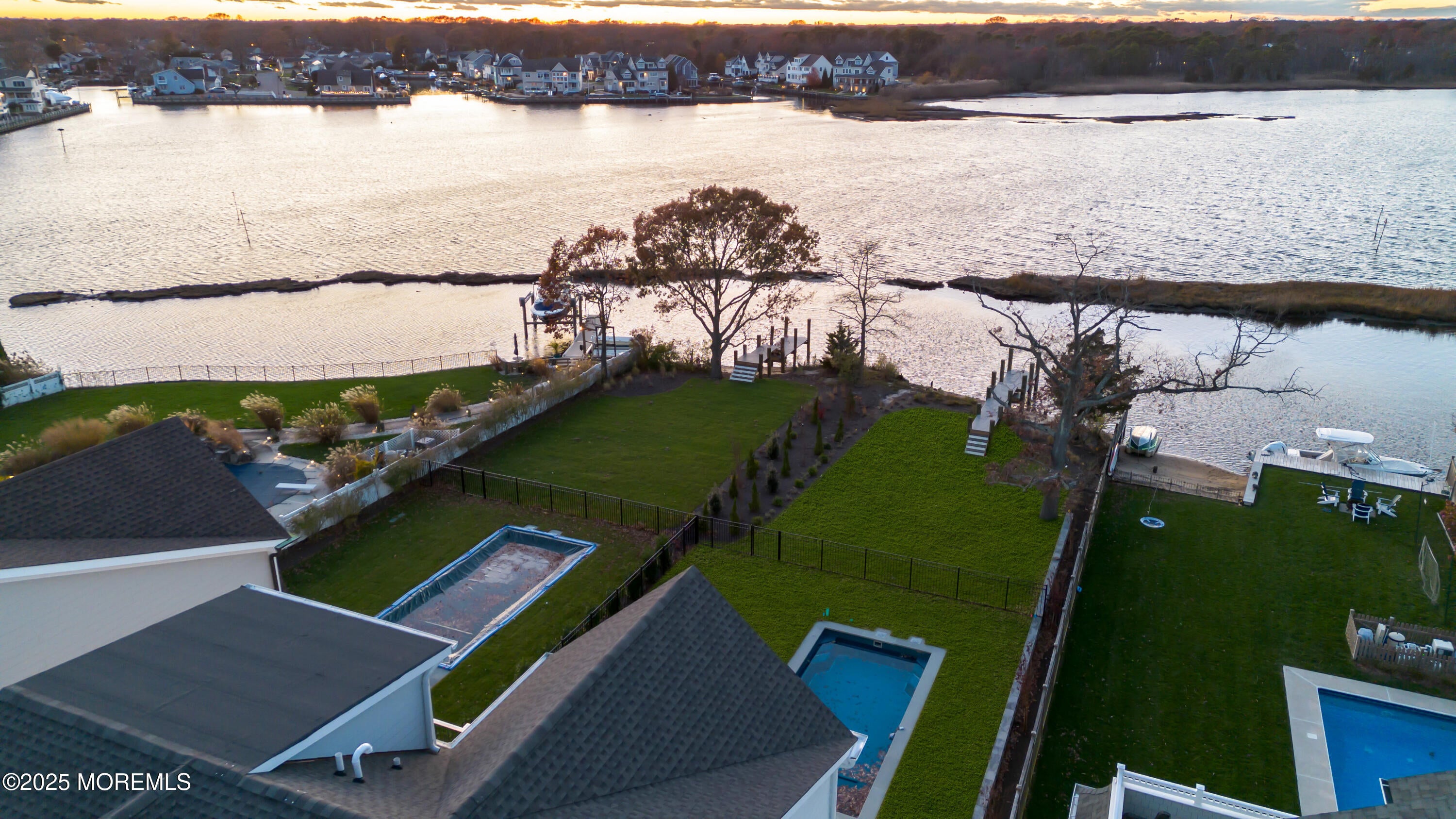 Point Pleasant, New Jersey, 08742, United States, 5 Bedrooms Bedrooms, ,4 BathroomsBathrooms,Residential,Active,1992294