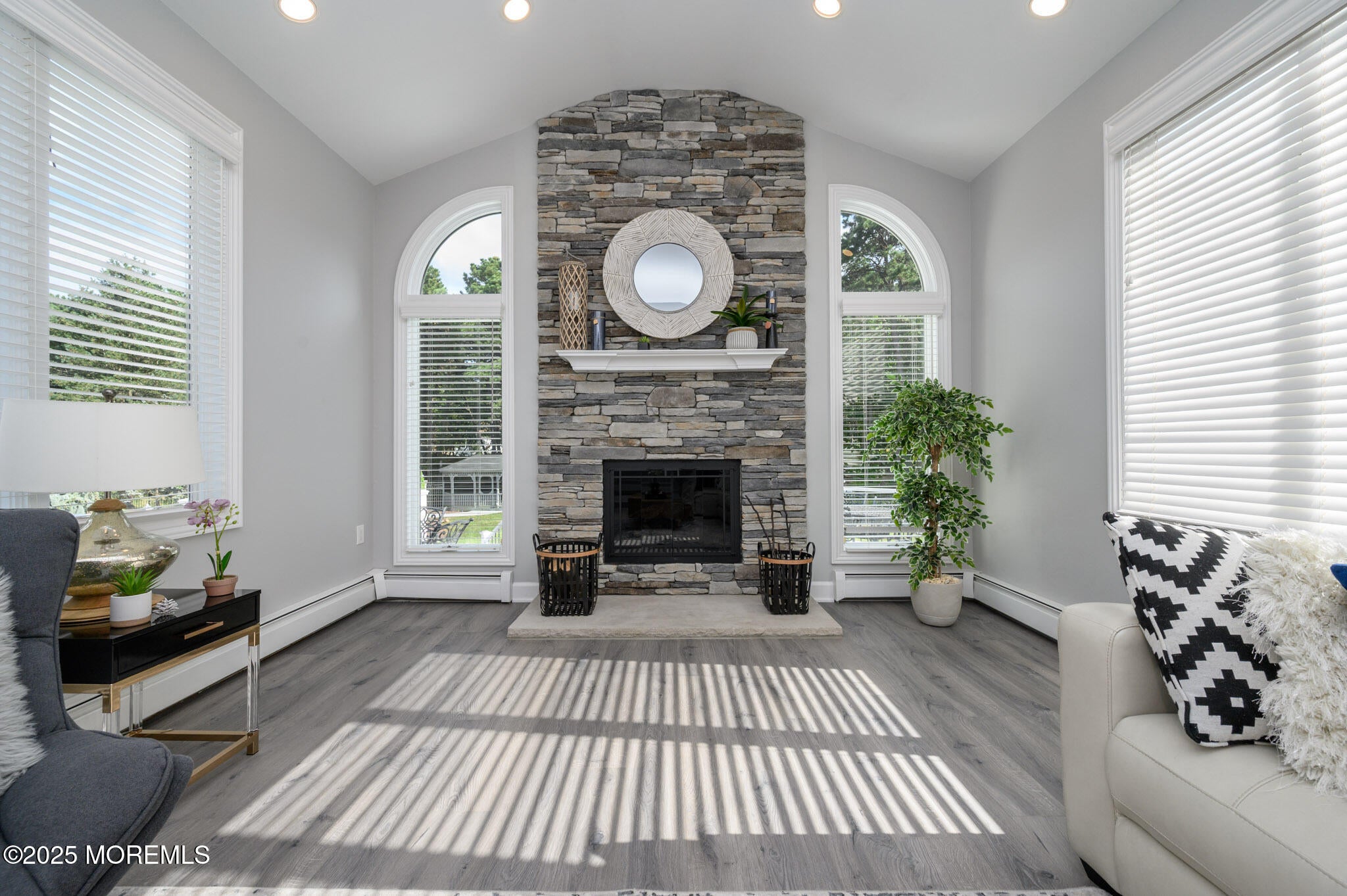 Manalapan, New Jersey, 07726, United States, 6 Bedrooms Bedrooms, ,4 BathroomsBathrooms,Residential,Active,1929411