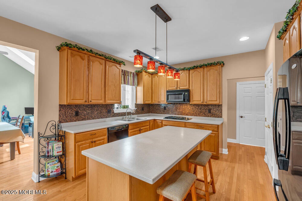 Manalapan, New Jersey, 07726, United States, 4 Bedrooms Bedrooms, ,4 BathroomsBathrooms,Residential,Active,1871928