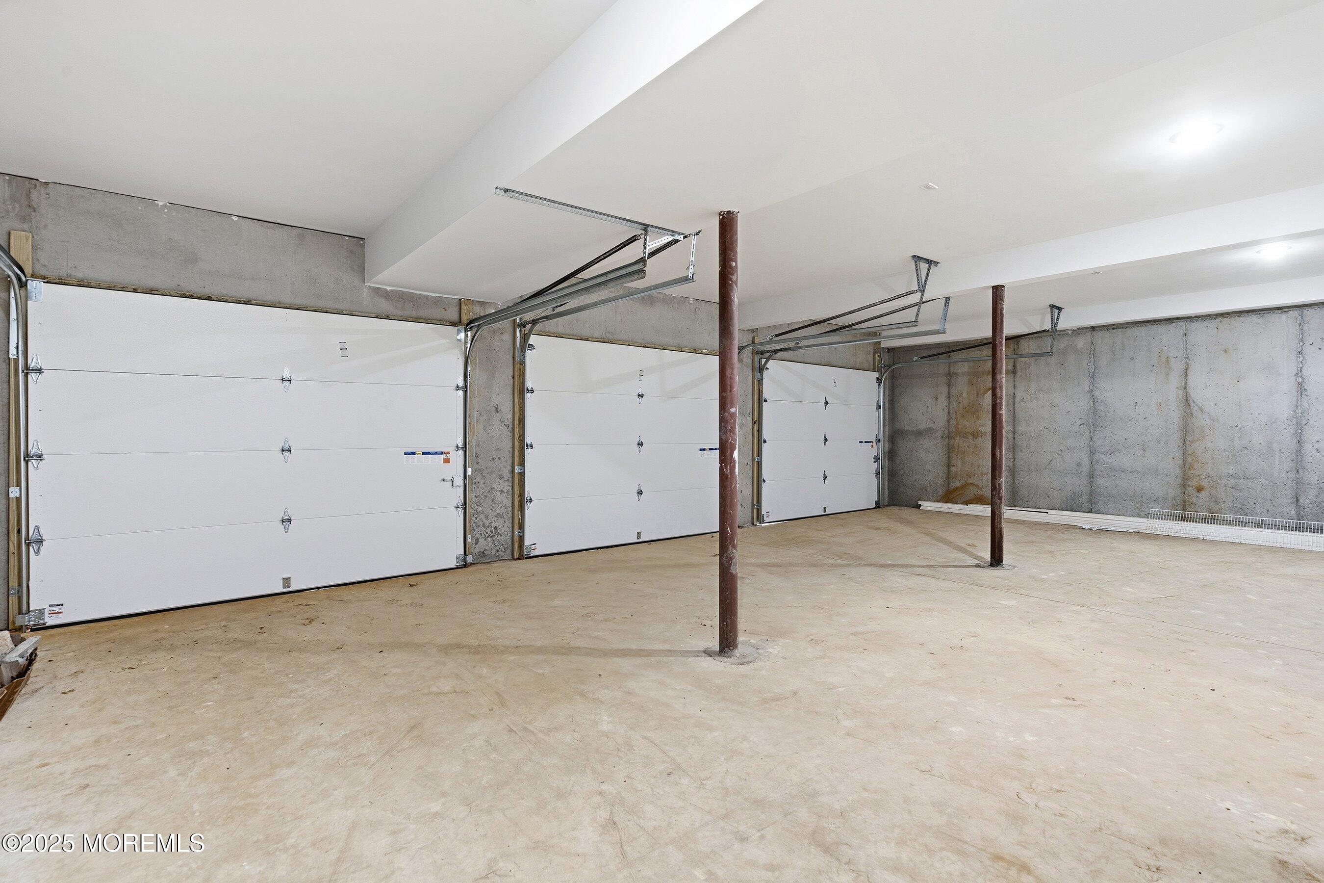 Manalapan, New Jersey, 07726, United States, 3 Bedrooms Bedrooms, ,2 BathroomsBathrooms,Residential,Active,1973334