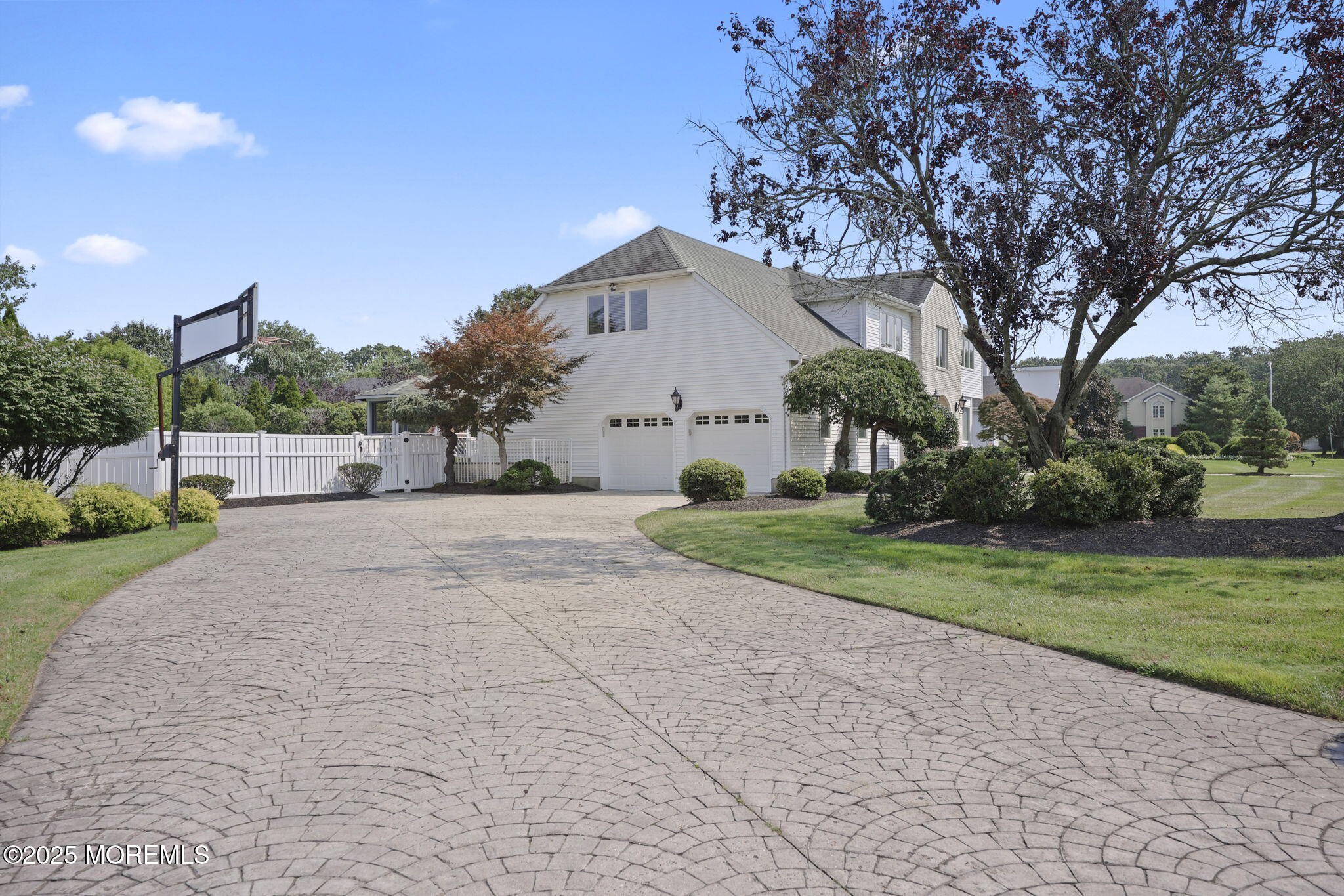 Eatontown, New Jersey, 07724, United States, 6 Bedrooms Bedrooms, ,3 BathroomsBathrooms,Residential,Active,1909866