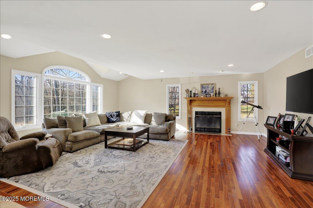 Manalapan, New Jersey, 07726, United States, 4 Bedrooms Bedrooms, ,4 BathroomsBathrooms,Residential,Active,1999930