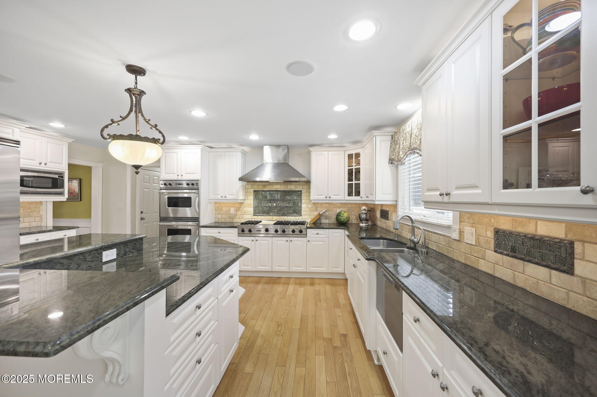 Eatontown, New Jersey, 07724, United States, 6 Bedrooms Bedrooms, ,3 BathroomsBathrooms,Residential,Active,2017488