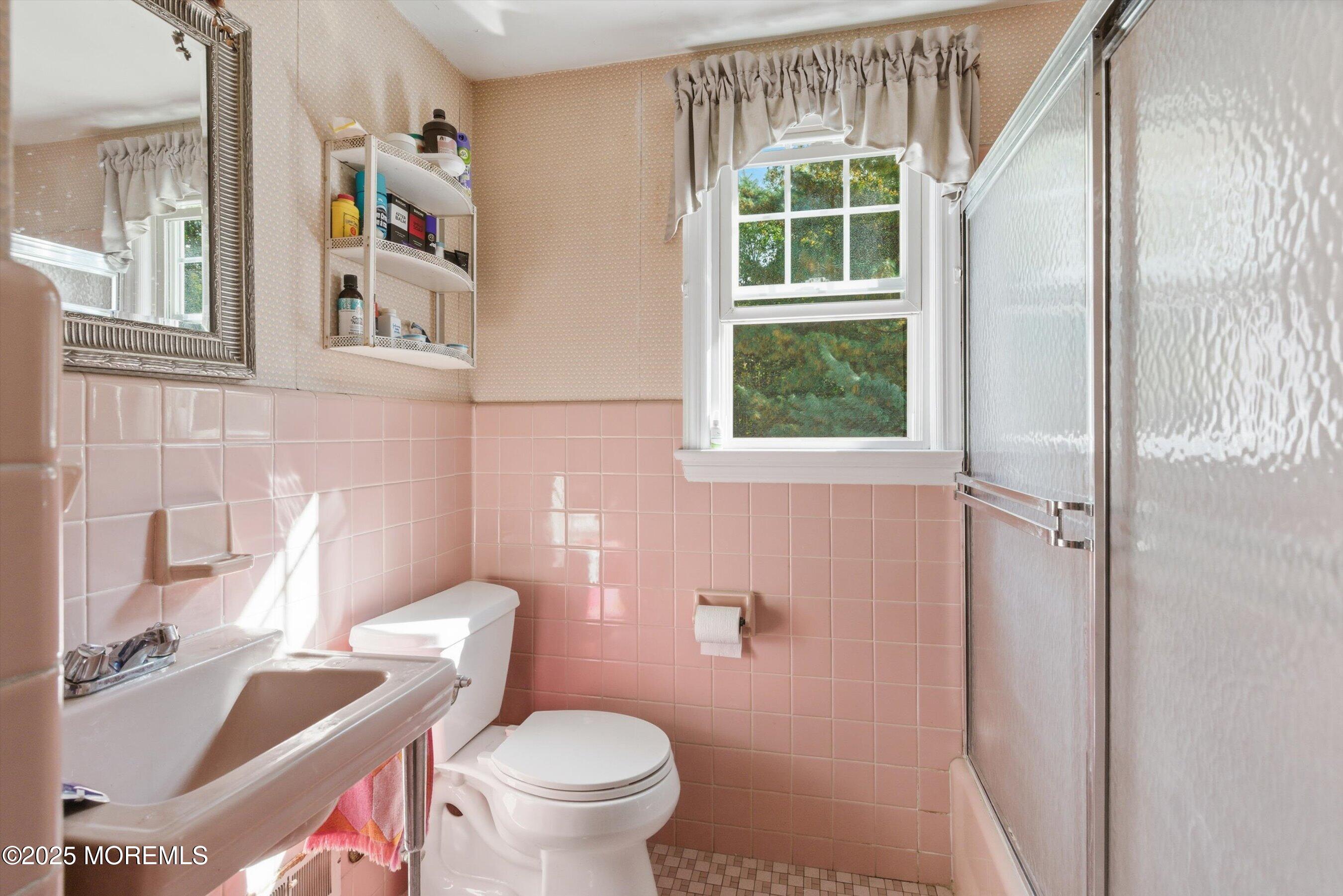 Fair Haven, New Jersey, 07704, United States, 5 Bedrooms Bedrooms, ,2 BathroomsBathrooms,Residential,Active,1987259