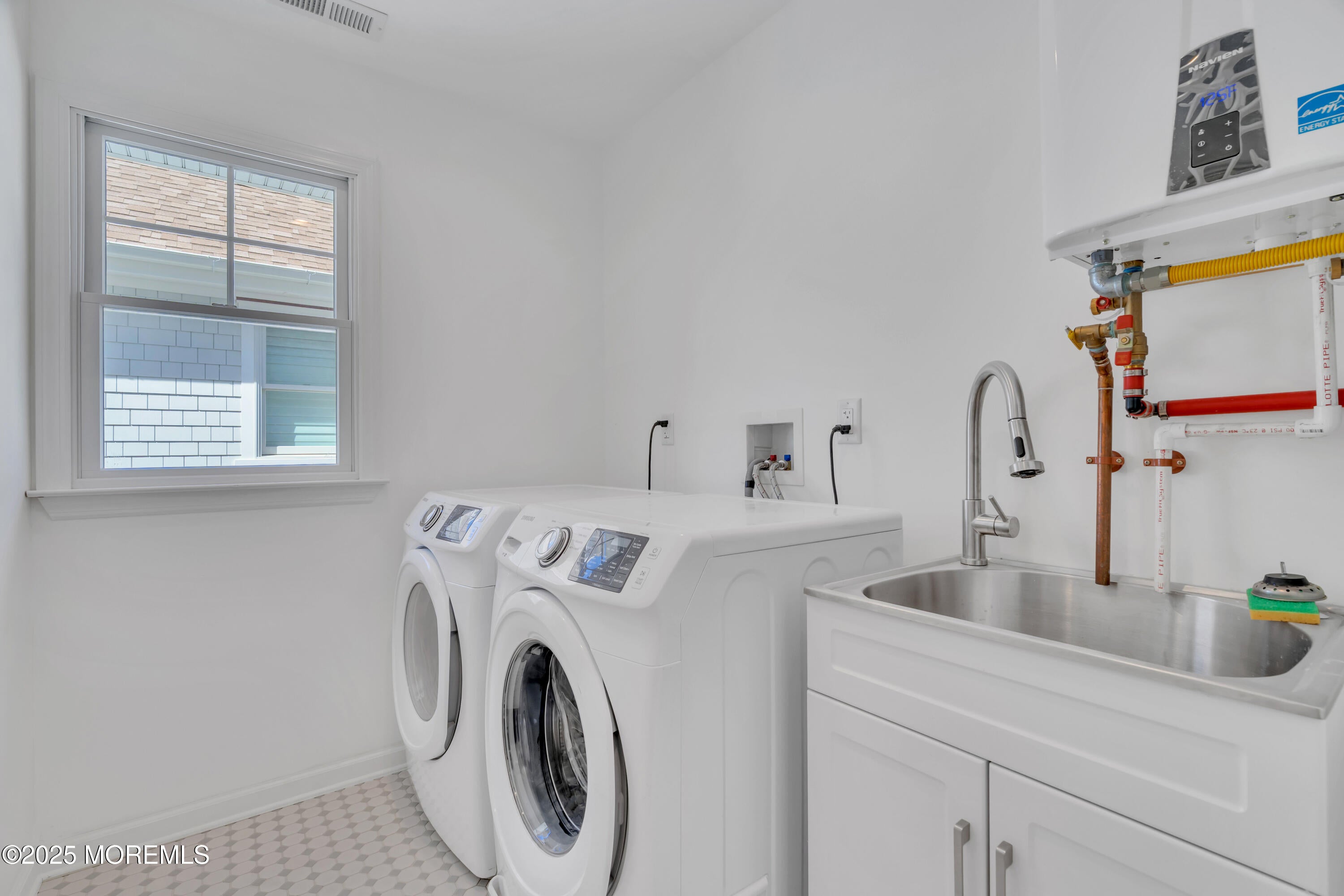 Point Pleasant Beach, New Jersey, 08742, United States, 4 Bedrooms Bedrooms, ,3 BathroomsBathrooms,Residential,Active,2008914