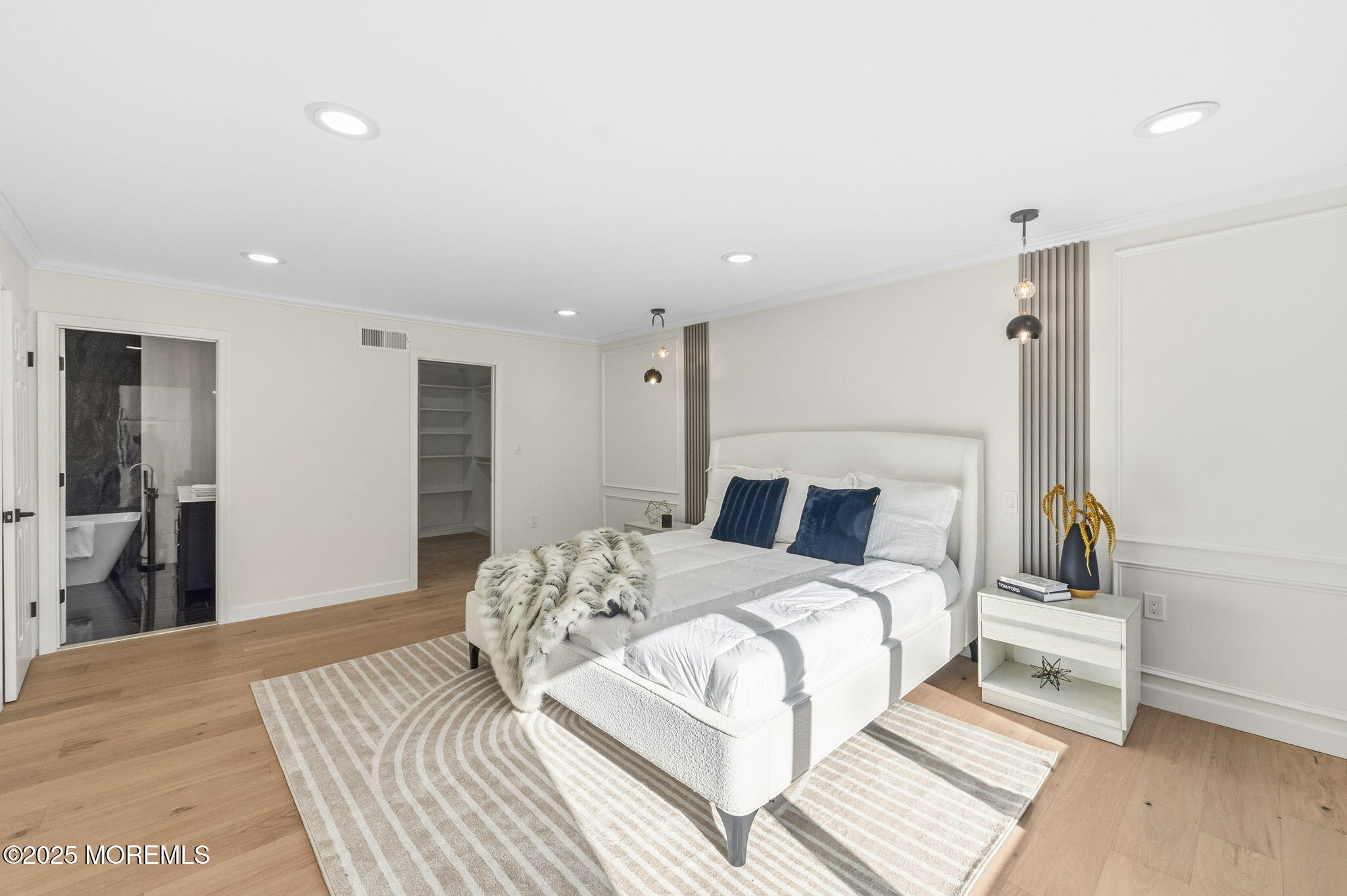 Manalapan, New Jersey, 07726, United States, 5 Bedrooms Bedrooms, ,4 BathroomsBathrooms,Residential,Active,1969663