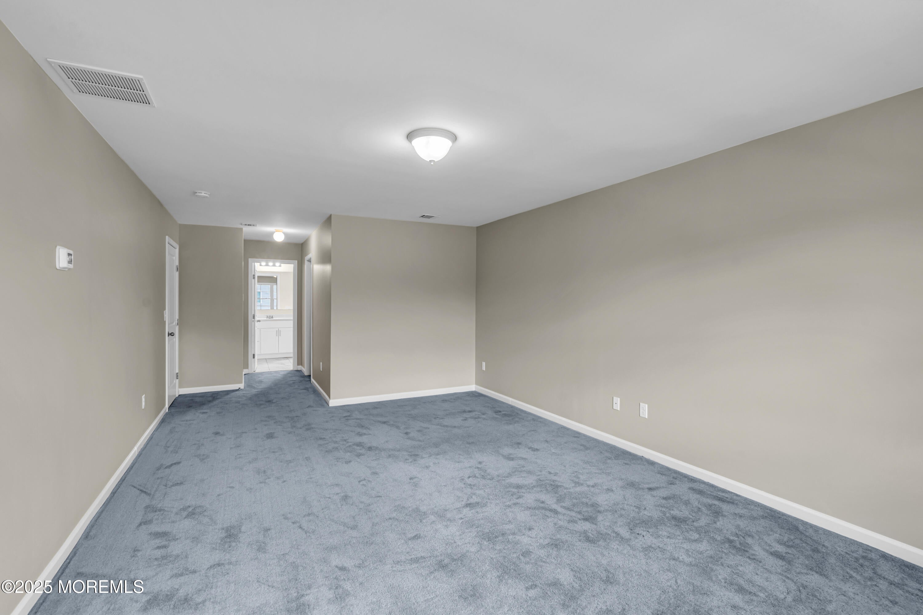 Lakewood, New Jersey, 08701, United States, 5 Bedrooms Bedrooms, ,4 BathroomsBathrooms,Residential,Active,1941365