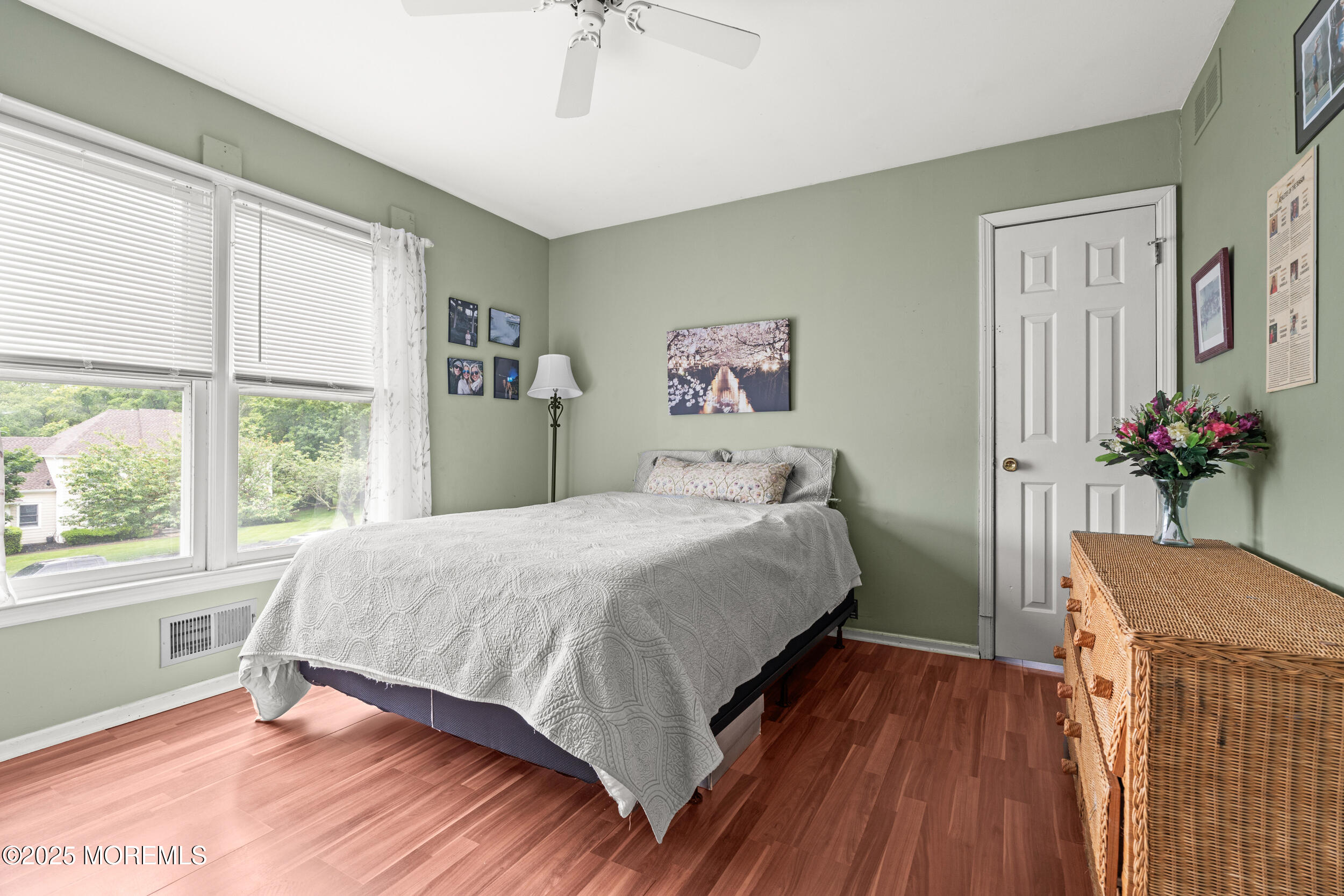 Allenwood, New Jersey, 08720, United States, 5 Bedrooms Bedrooms, ,3 BathroomsBathrooms,Residential,Active,1849537