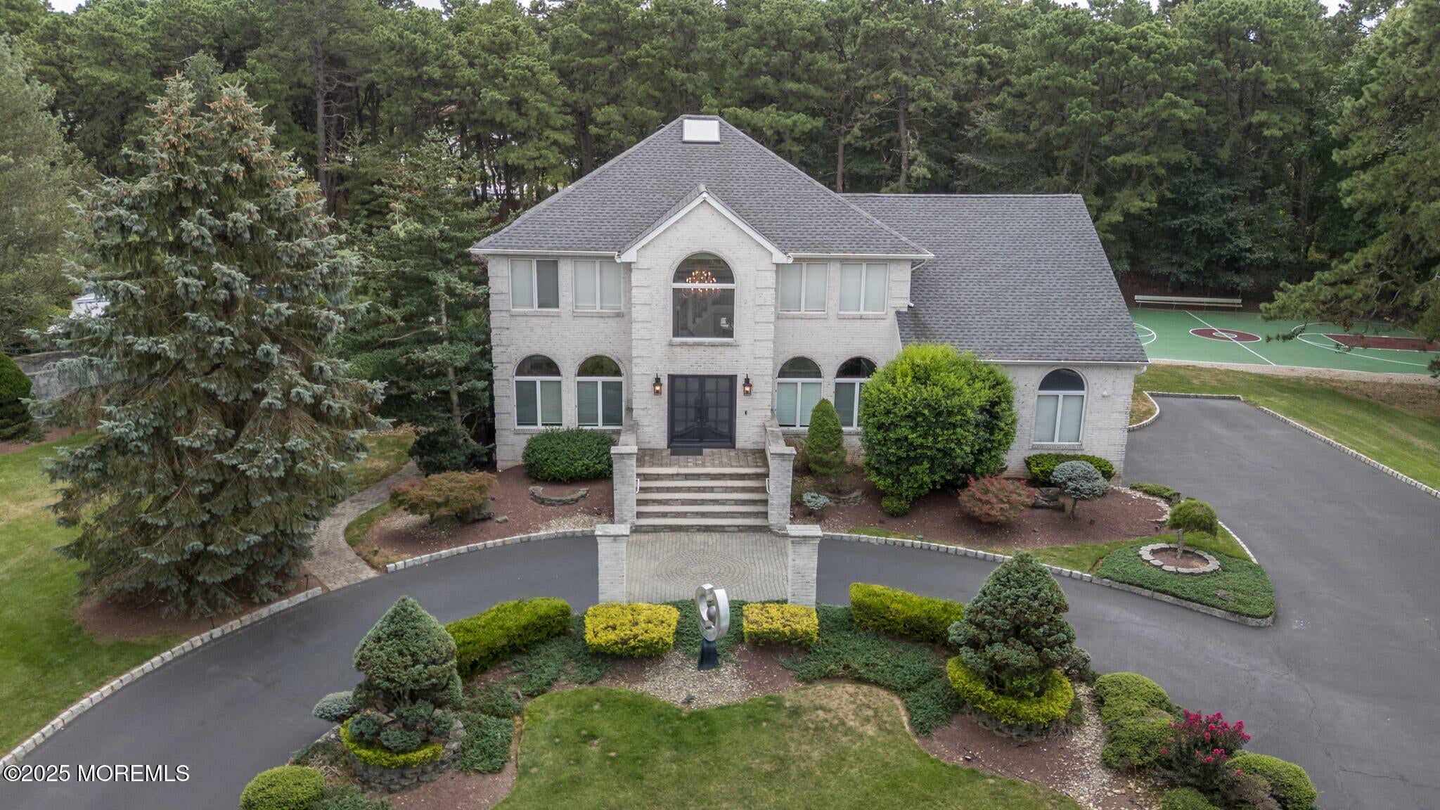 Manalapan, New Jersey, 07726, United States, 6 Bedrooms Bedrooms, ,4 BathroomsBathrooms,Residential,Active,1929411