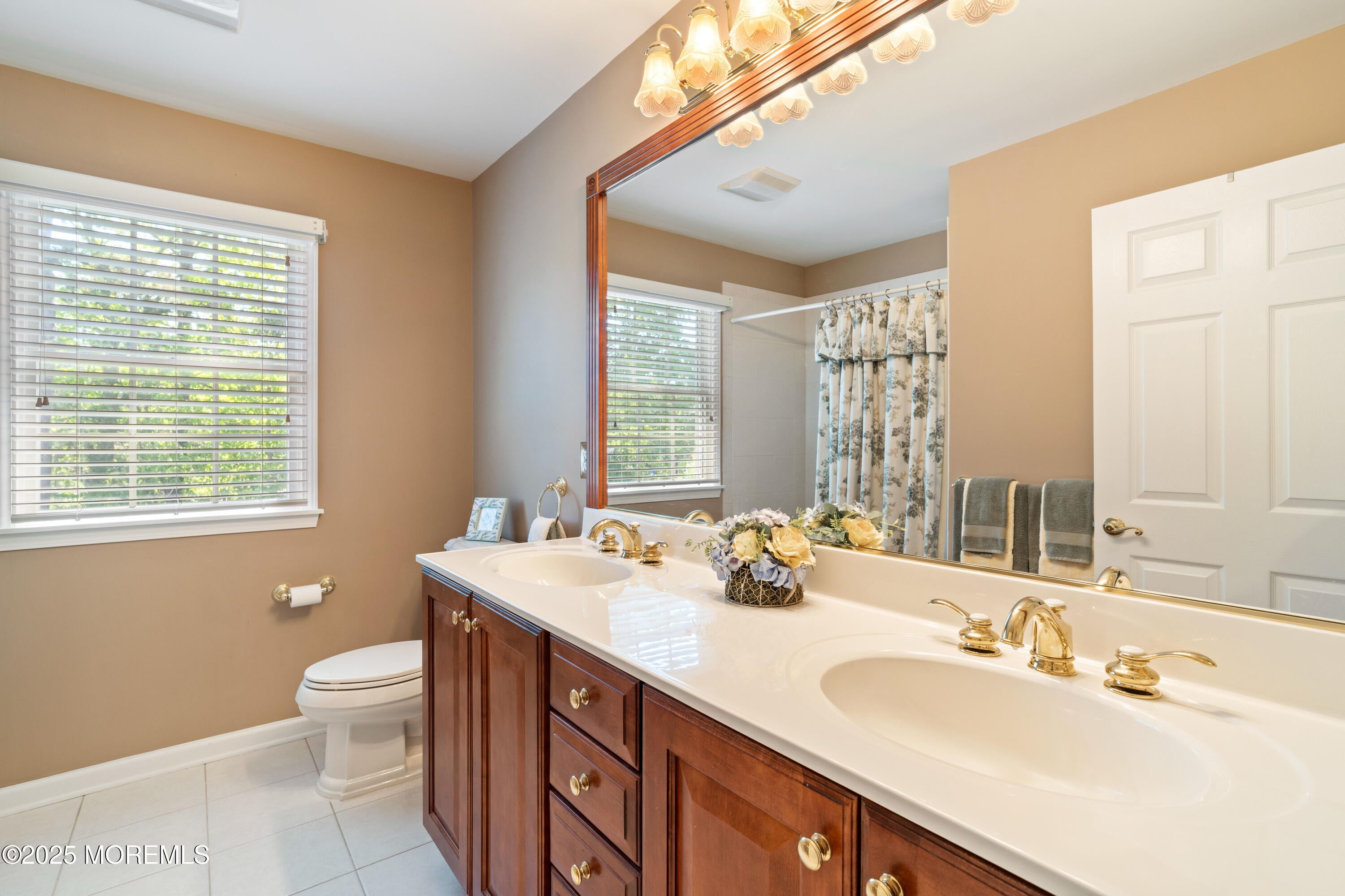 Manahawkin, New Jersey, 08050, United States, ,3 BathroomsBathrooms,Residential,Pending,1824002
