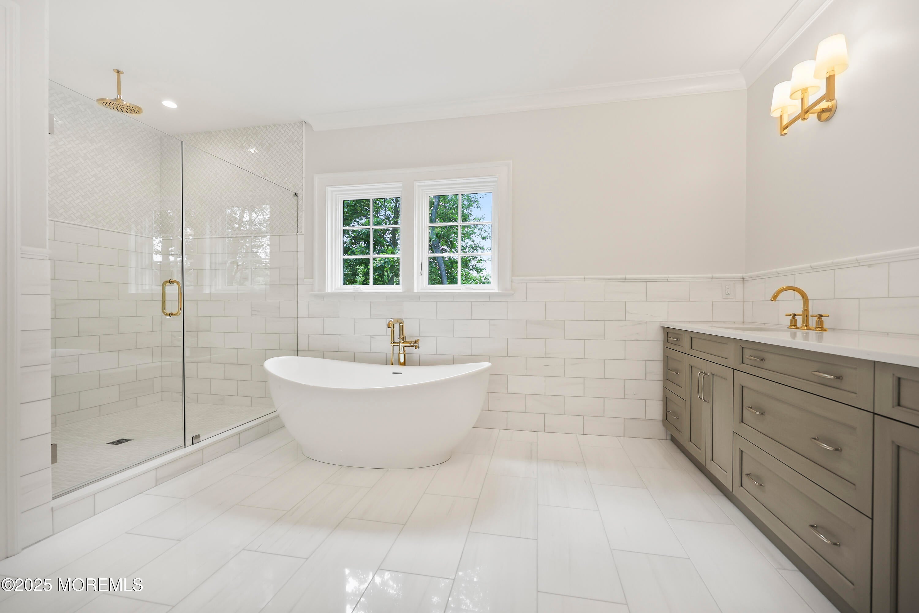 Rumson, New Jersey, 07760, United States, 6 Bedrooms Bedrooms, ,7 BathroomsBathrooms,Residential,Active,1904739