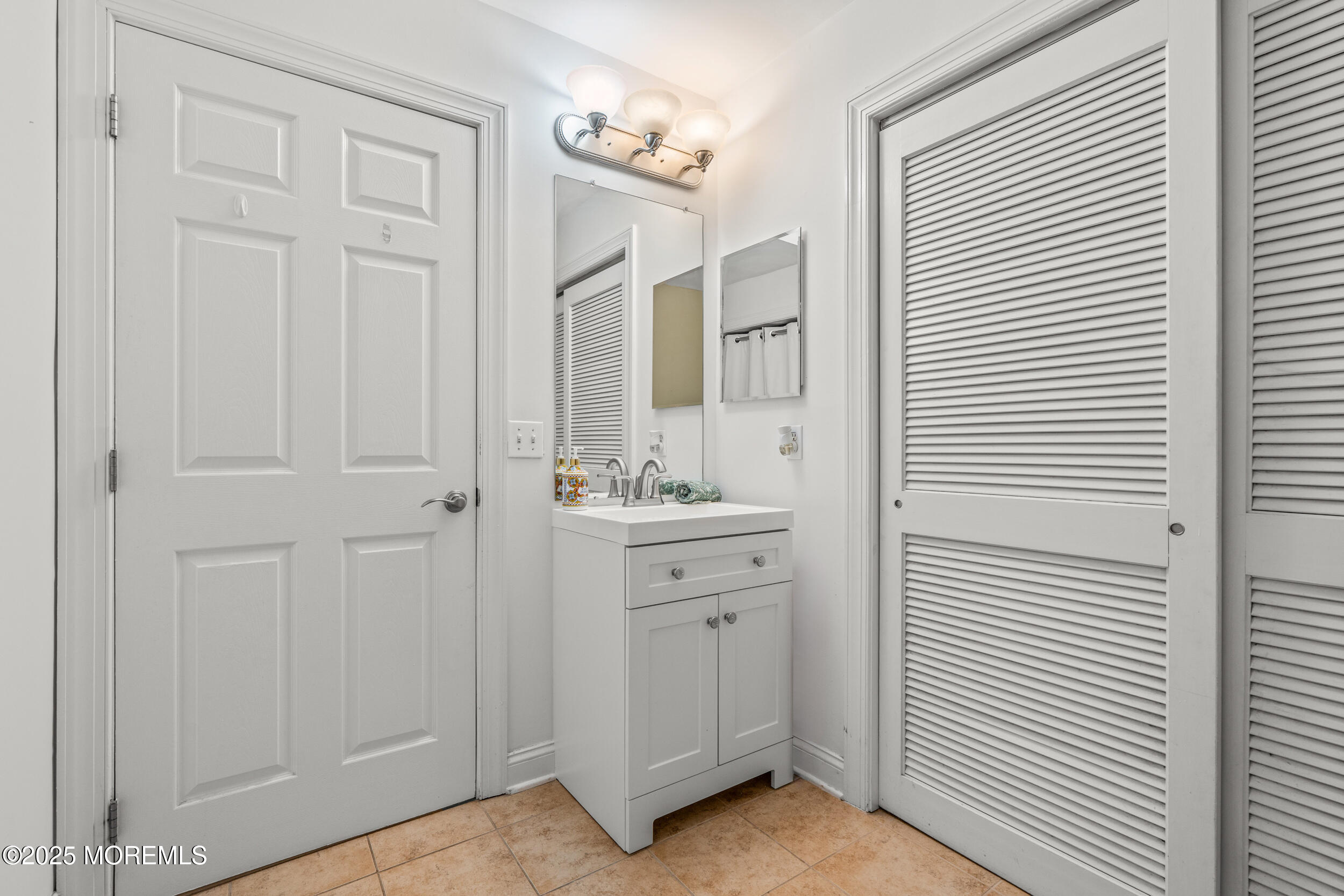 Asbury Park, New Jersey, 07712, United States, 3 Bedrooms Bedrooms, ,4 BathroomsBathrooms,Residential,Active,1909902