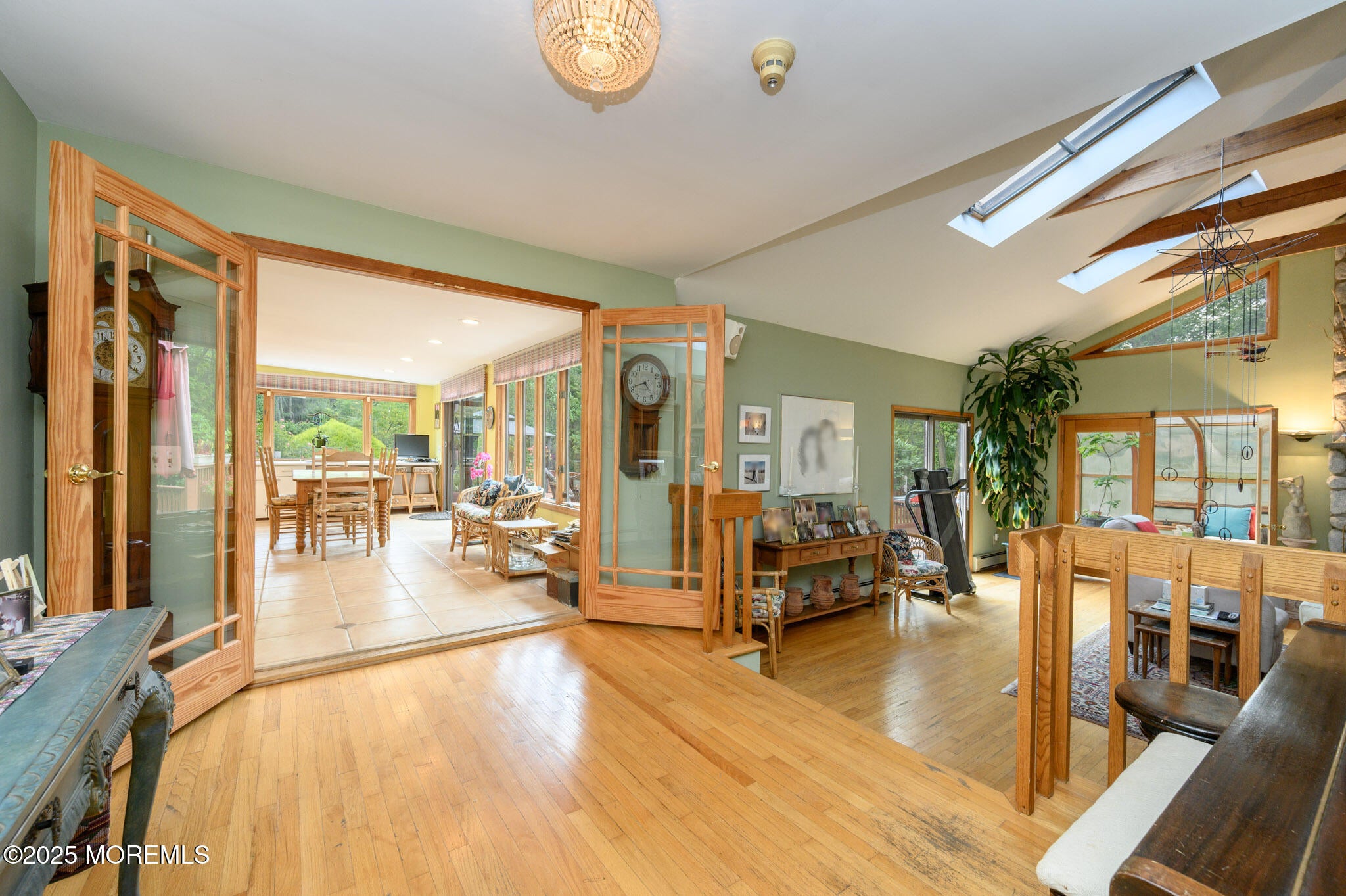 Holmdel, New Jersey, 07733, United States, 4 Bedrooms Bedrooms, ,3 BathroomsBathrooms,Residential,Active,1962185