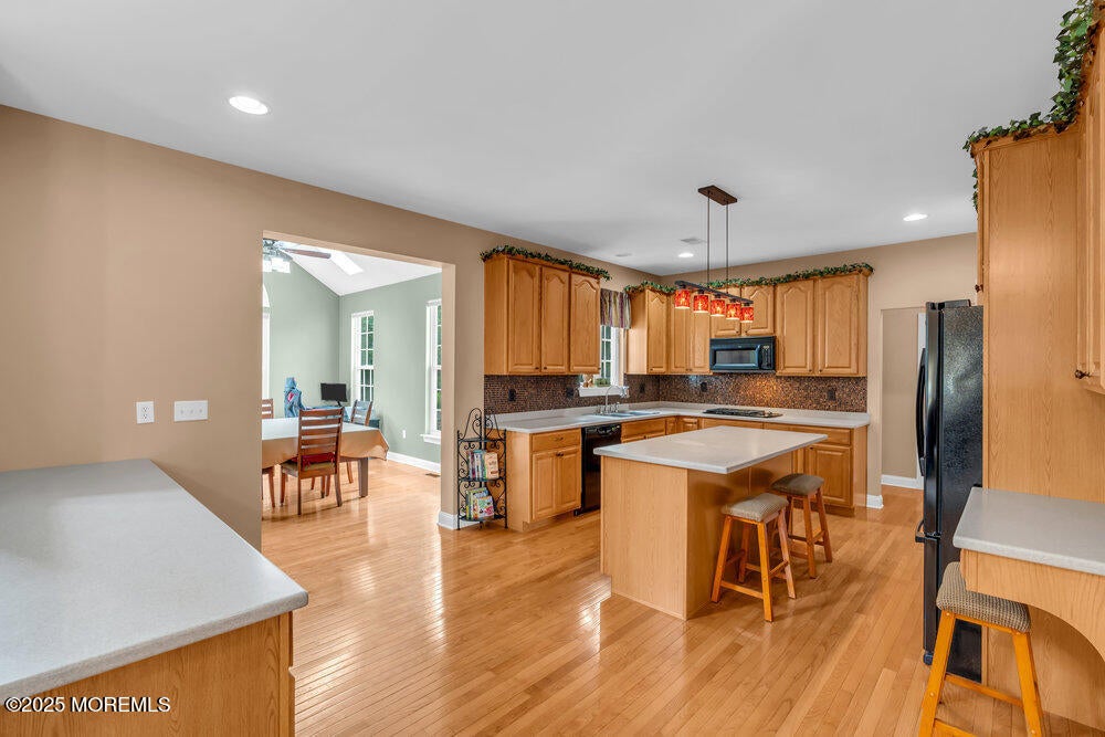 Manalapan, New Jersey, 07726, United States, 4 Bedrooms Bedrooms, ,4 BathroomsBathrooms,Residential,Active,1871928