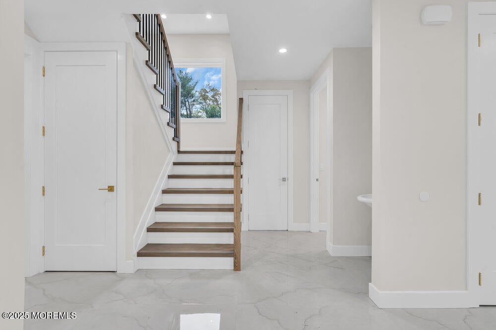 Lakewood, New Jersey, 08701, United States, 5 Bedrooms Bedrooms, ,4 BathroomsBathrooms,Residential,Active,1973269