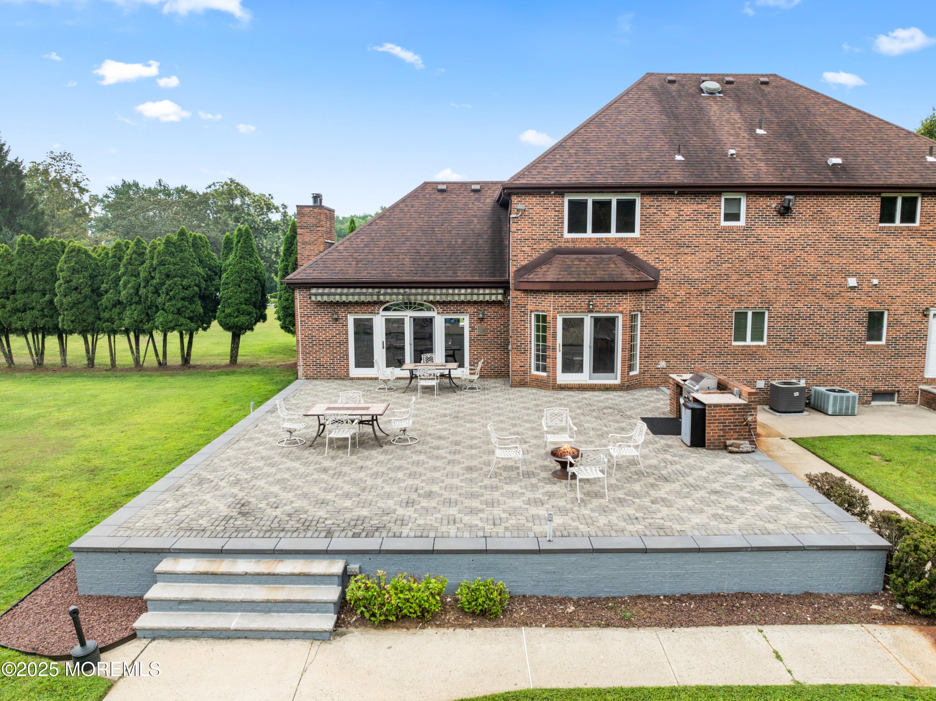 Manalapan, New Jersey, 07726, United States, 4 Bedrooms Bedrooms, ,4 BathroomsBathrooms,Residential,Pending,1909603