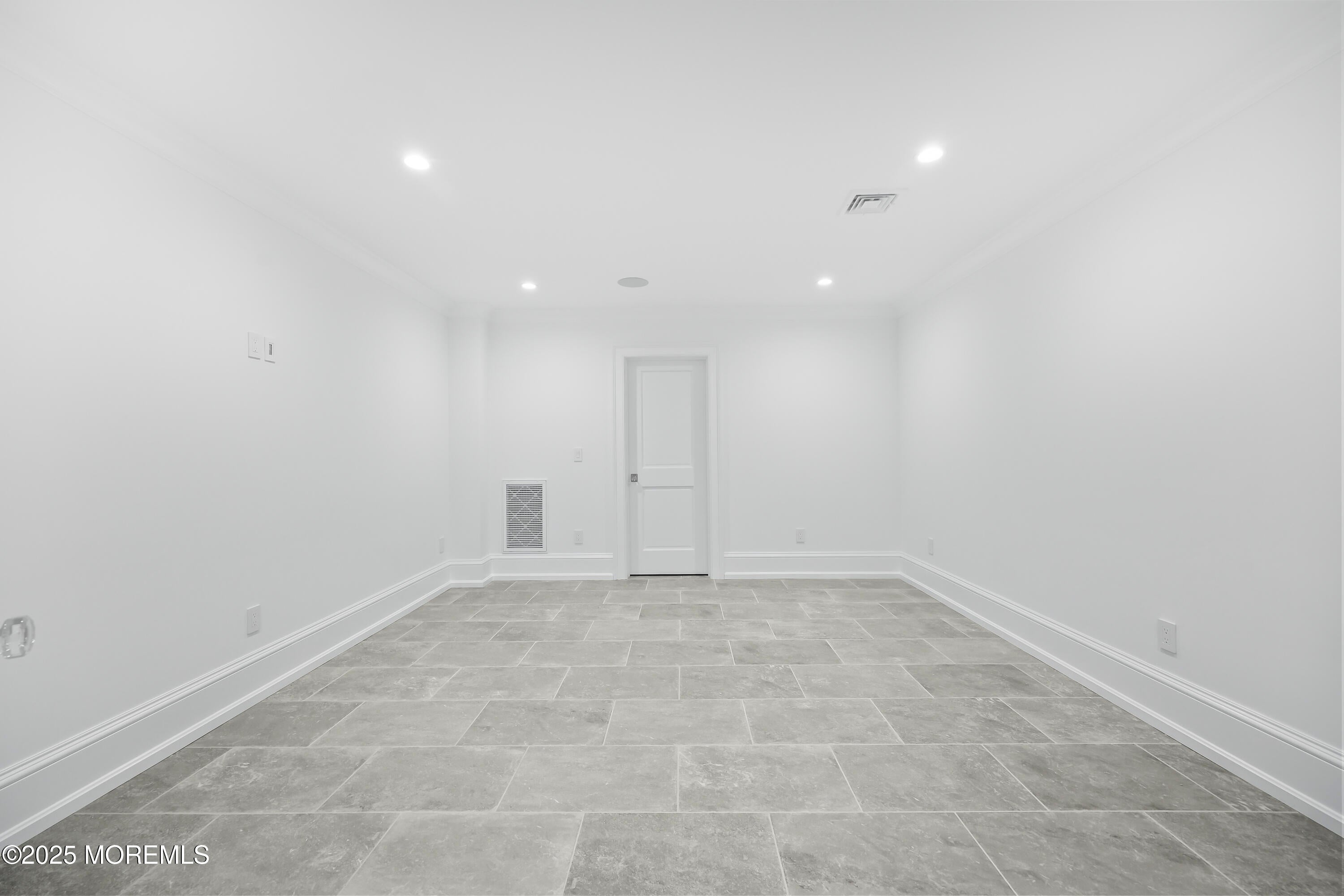 Rumson, New Jersey, 07760, United States, 6 Bedrooms Bedrooms, ,7 BathroomsBathrooms,Residential,Active,1904739