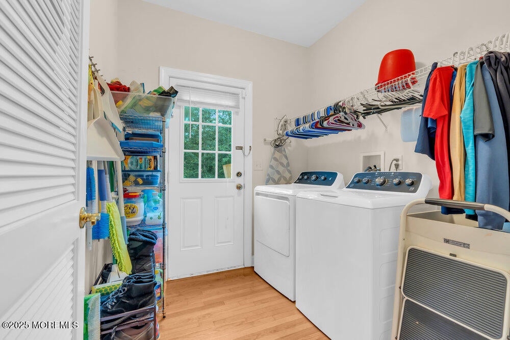 Manalapan, New Jersey, 07726, United States, 4 Bedrooms Bedrooms, ,4 BathroomsBathrooms,Residential,Active,1871928