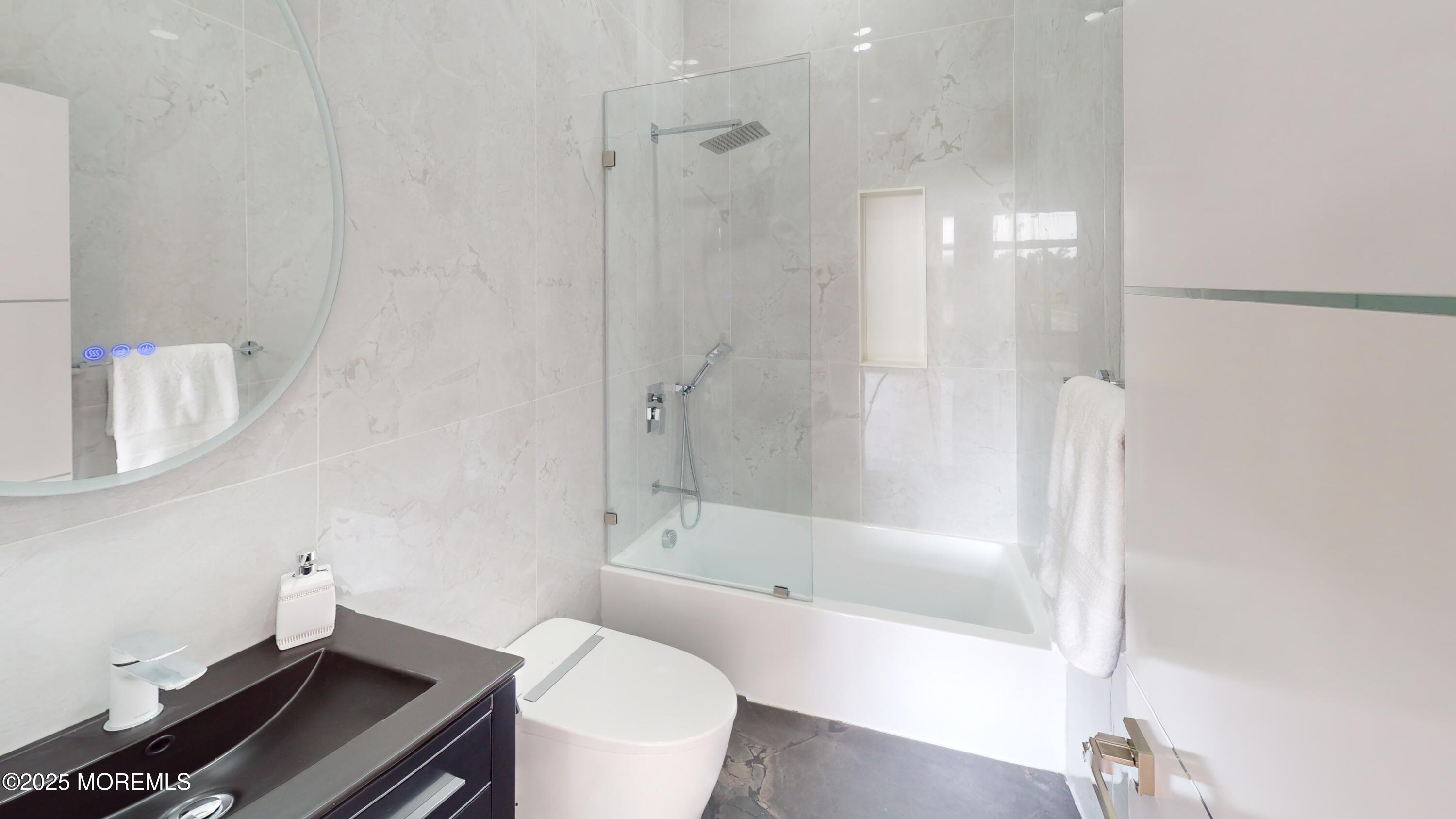 Marlboro, New Jersey, 07746, United States, 5 Bedrooms Bedrooms, ,5 BathroomsBathrooms,Residential,Active,1929654