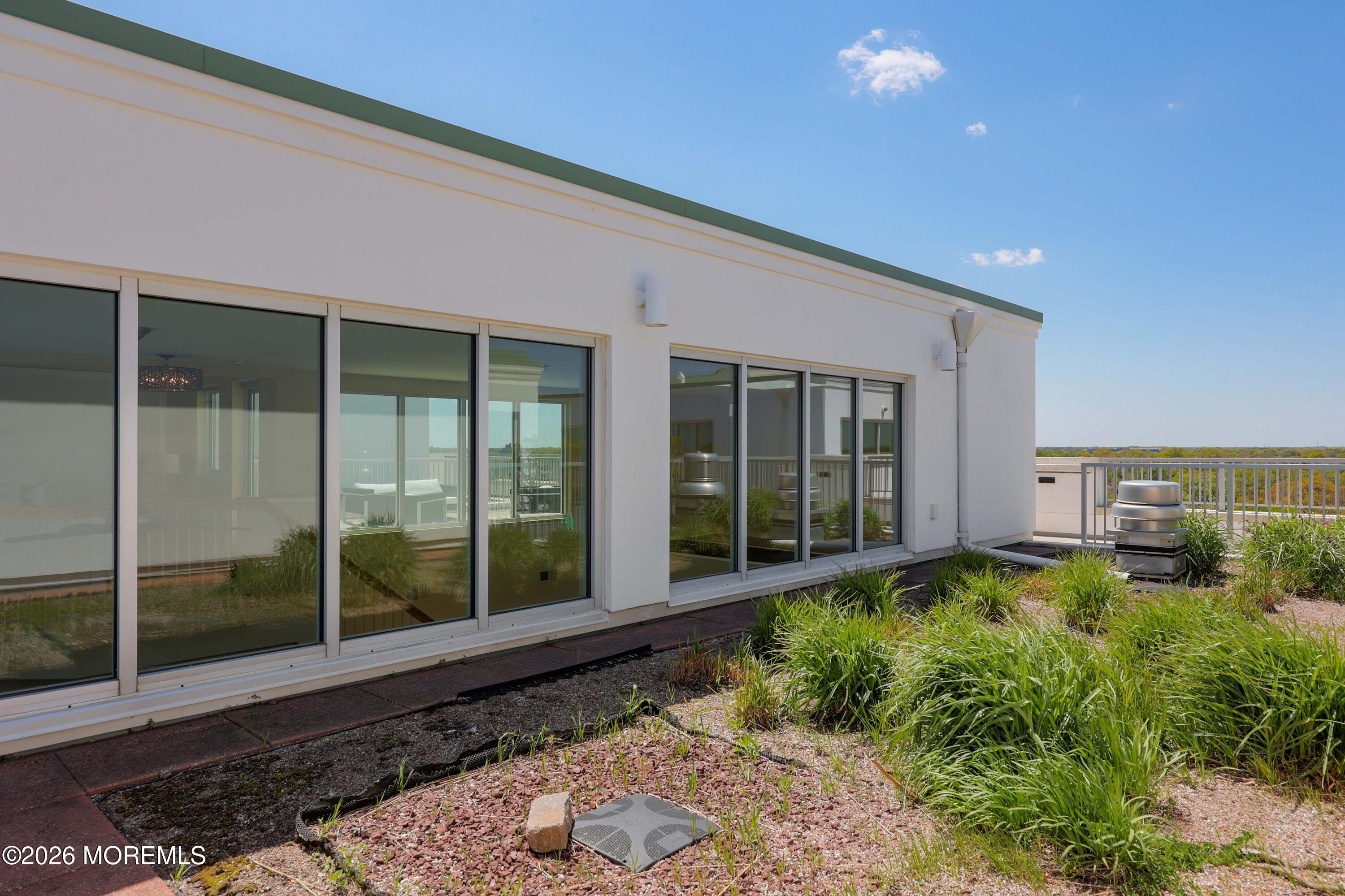Long Branch, New Jersey, 07740, United States, 3 Bedrooms Bedrooms, ,4 BathroomsBathrooms,Residential,Active,2044541