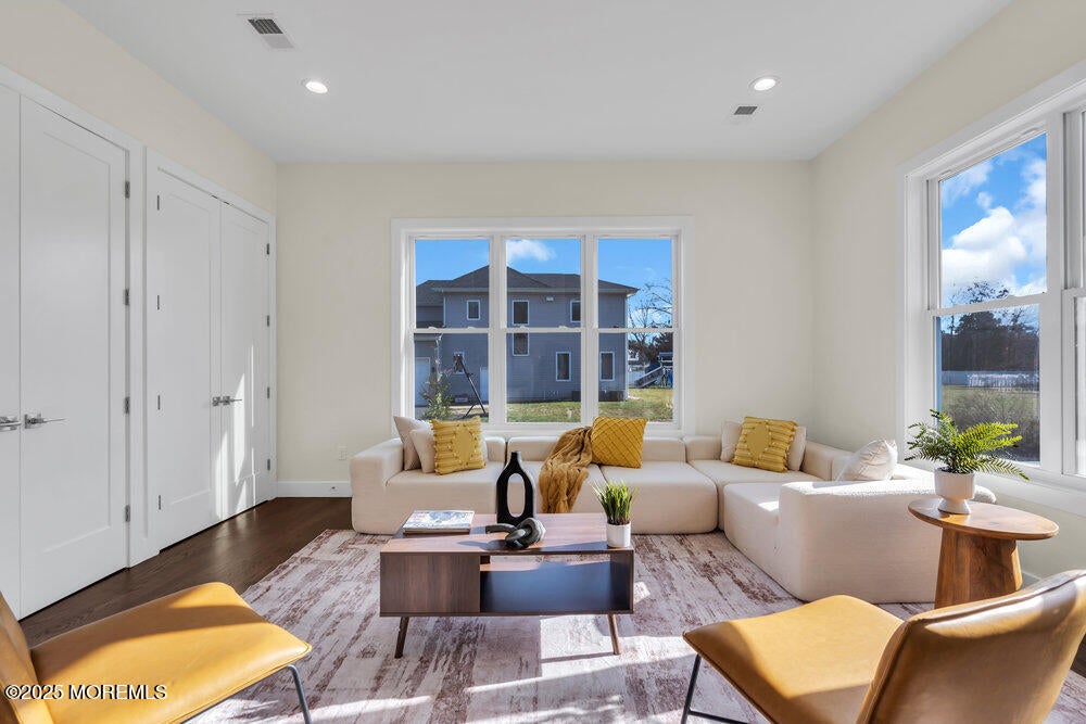 Jackson, New Jersey, 08527, United States, 6 Bedrooms Bedrooms, ,4 BathroomsBathrooms,Residential,Active,2007039