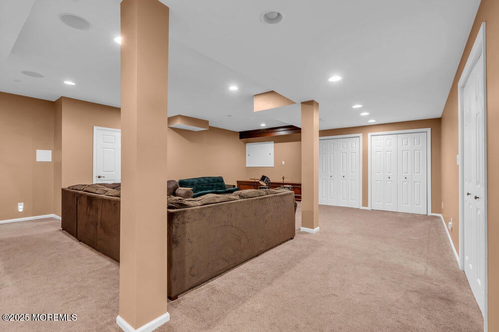 Manalapan, New Jersey, 07726, United States, 4 Bedrooms Bedrooms, ,4 BathroomsBathrooms,Residential,Active,1871928