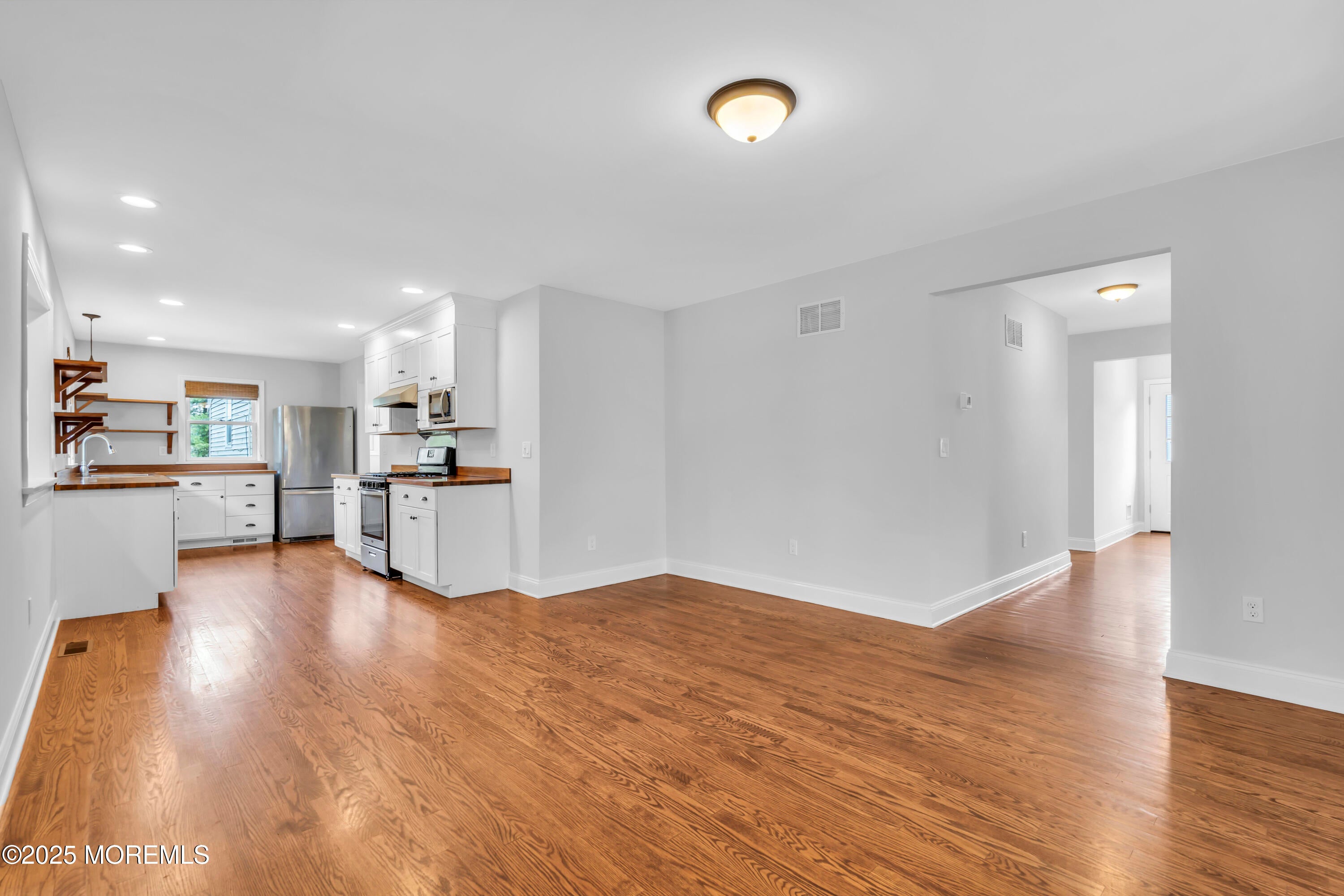 Point Pleasant Beach, New Jersey, 08742, United States, 3 Bedrooms Bedrooms, ,2 BathroomsBathrooms,Residential,Active,1969640