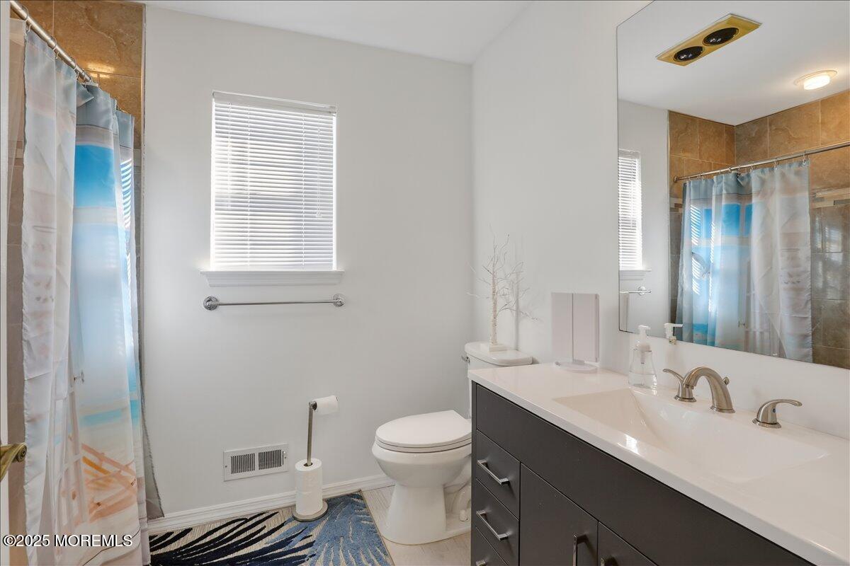 Manalapan, New Jersey, 07726, United States, 4 Bedrooms Bedrooms, ,4 BathroomsBathrooms,Residential,Active,1999930