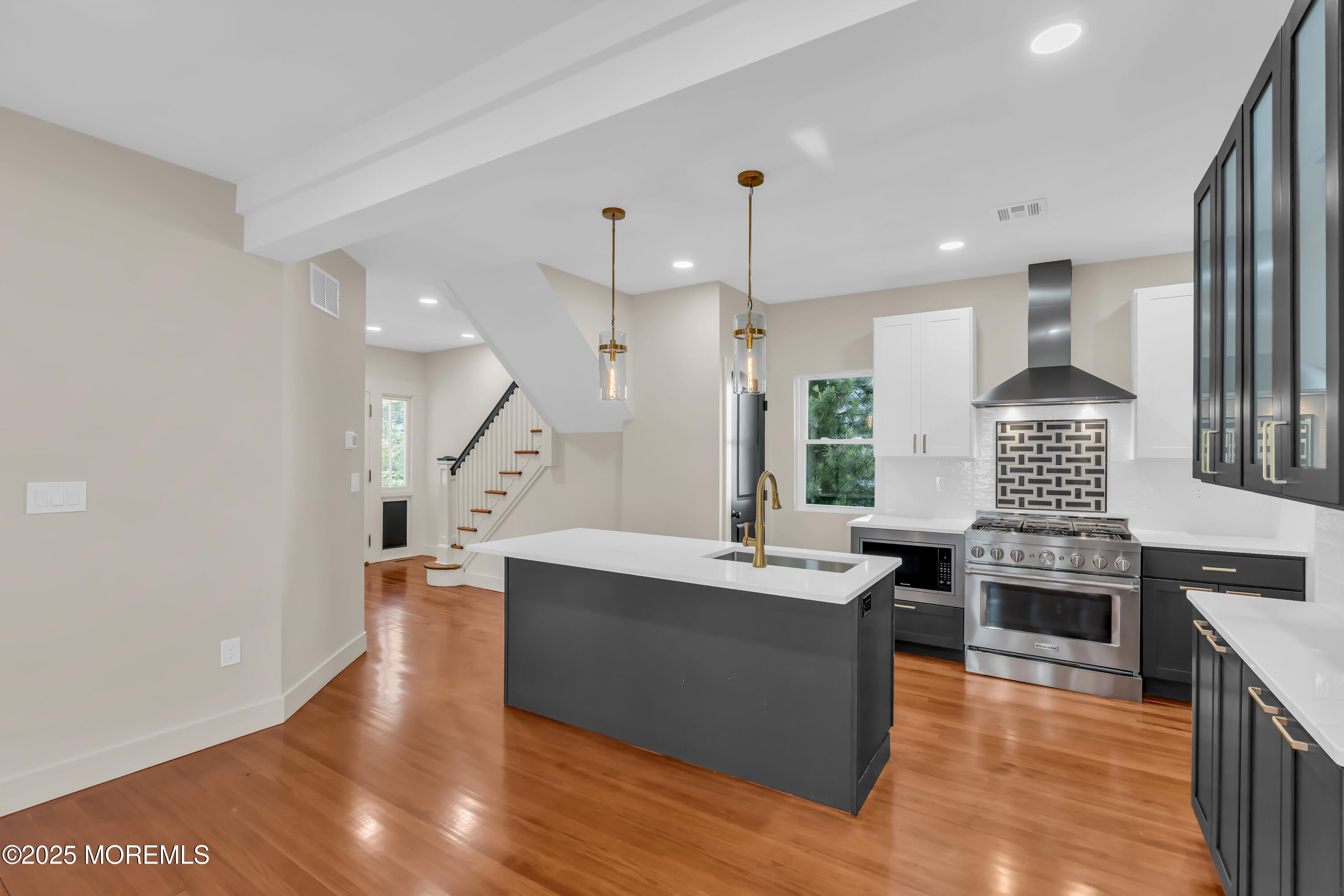 Asbury Park, New Jersey, 07712, United States, 6 Bedrooms Bedrooms, ,4 BathroomsBathrooms,Residential,Active,1929708