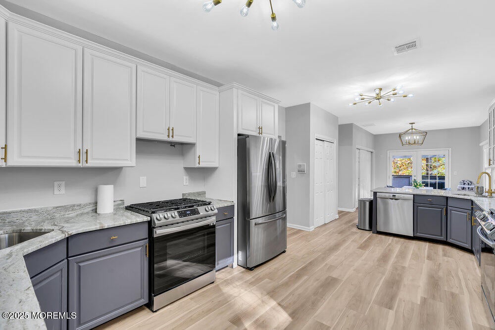 Lakewood, New Jersey, 08701, United States, 7 Bedrooms Bedrooms, ,3 BathroomsBathrooms,Residential,Active,1988790